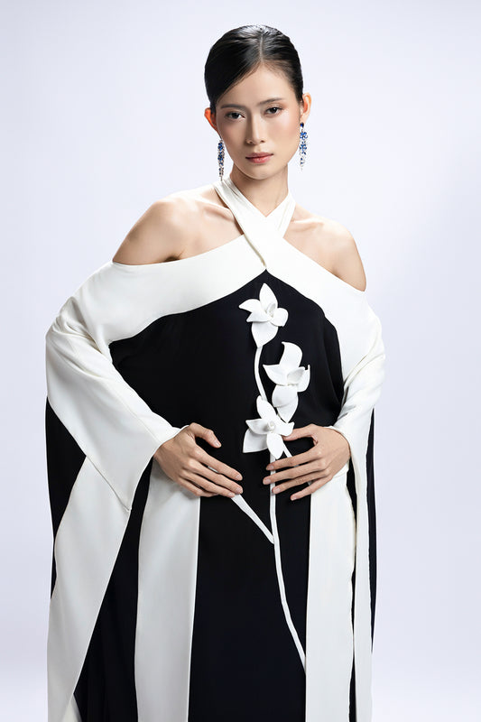 Ameliea Wide Sleeve Applique Maxi Dress