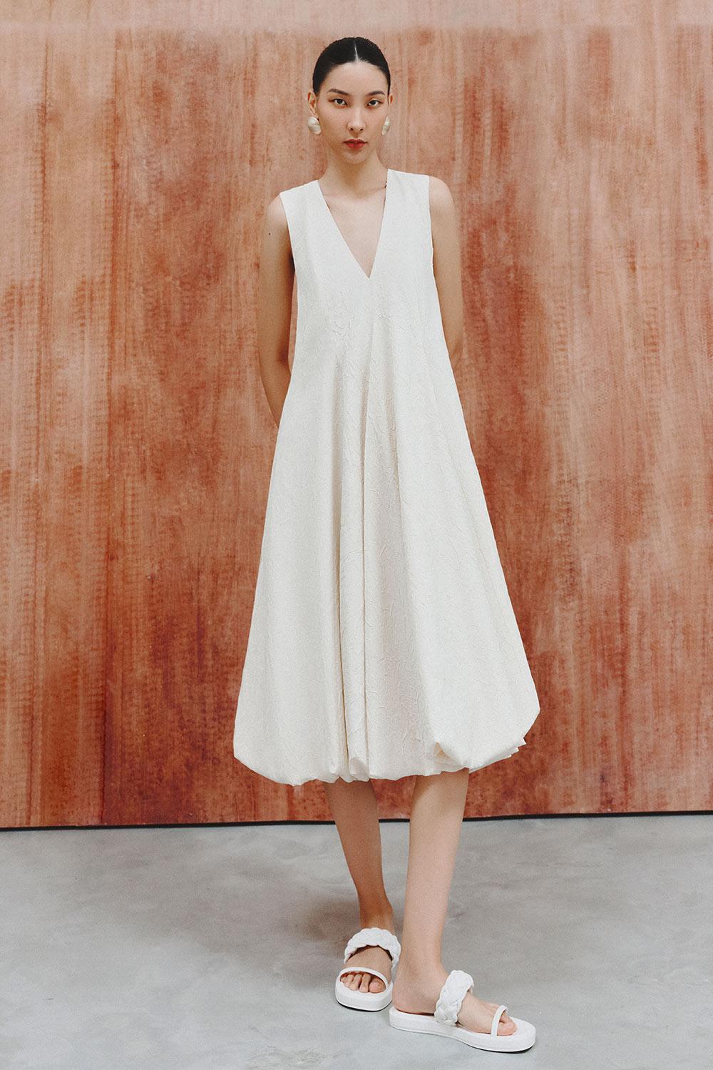 Women's Lydia Bubble/Balloon Plunge Neck Foam Knee-length Dress S/M/Customize Cream MEAN BLVD Cream / M