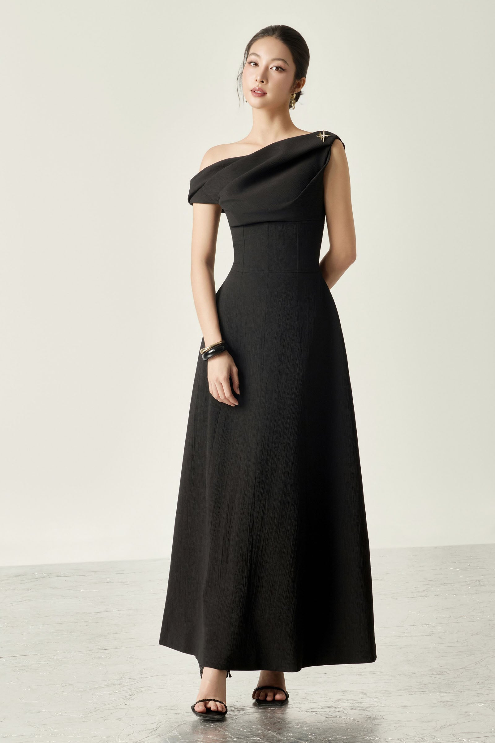 Charlotte Asymmetric Neck Maxi Dress - Black / XL Charlotte Asymmetric Neck Maxi Dress - Black / XL