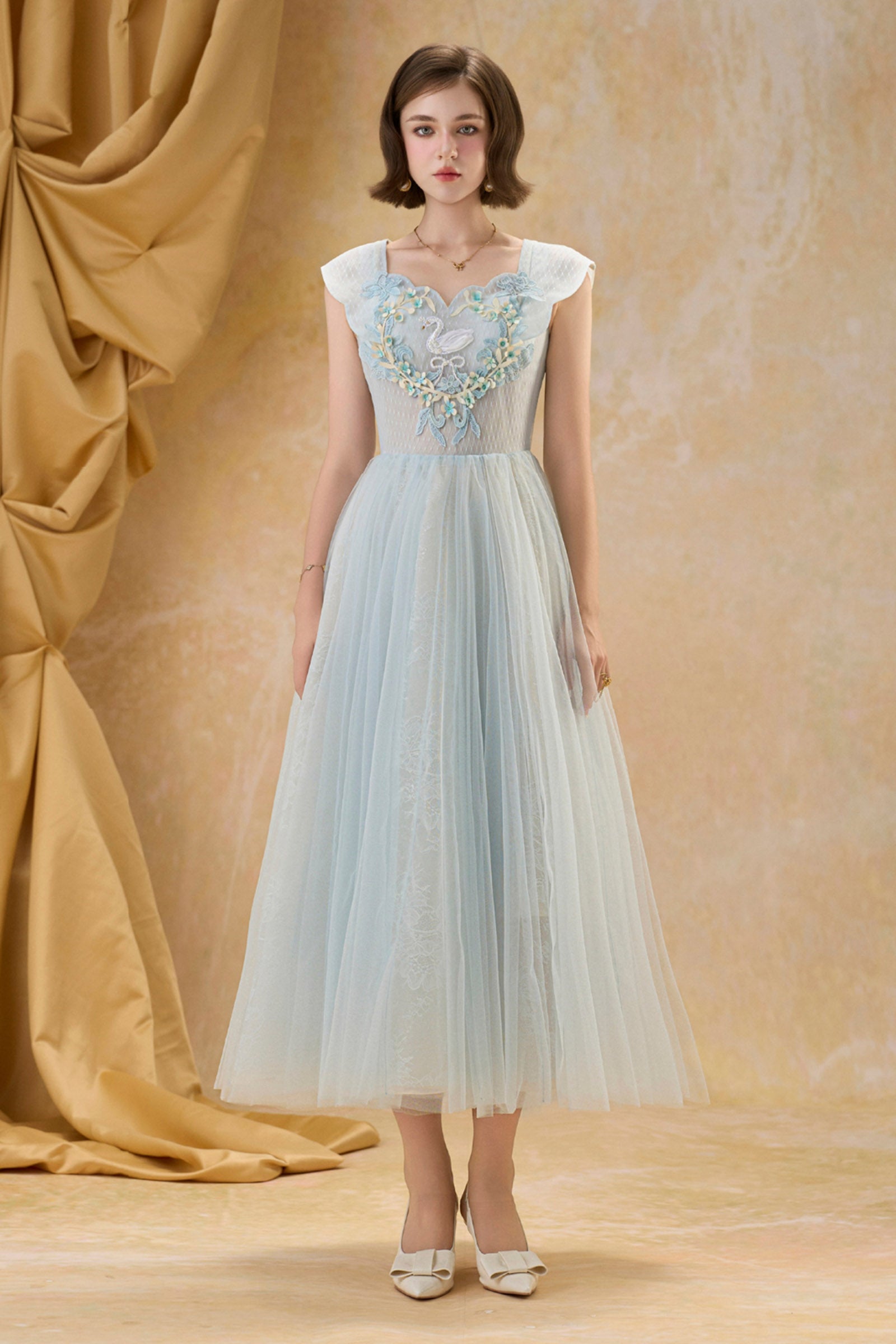 liana midi dress Liana Sweetheart Embroidery Midi Dress
