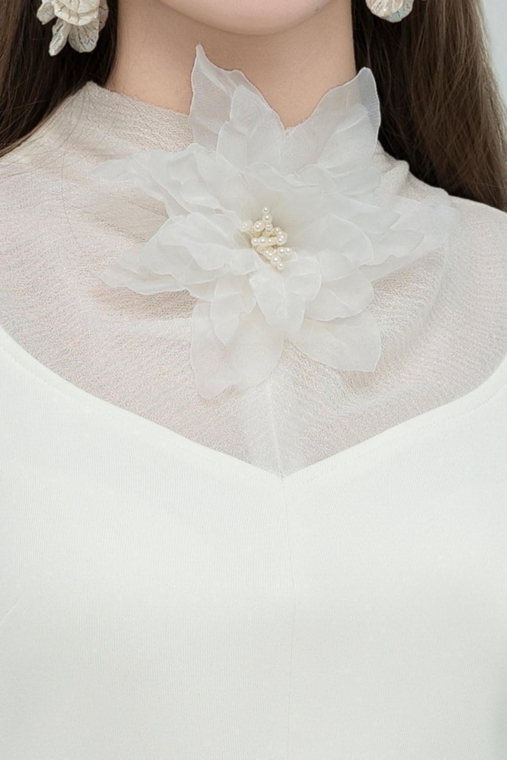 Women's Aitana Floral Brooch White MEAN BLVD