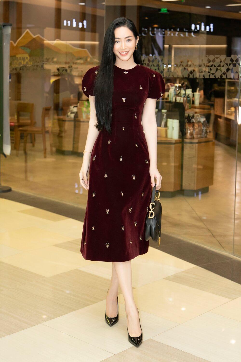 Women's Bryan A-line Puffy Sleeved Velvet Knee-length Dress XS/S/M/L Red MEAN BLVD M / Red