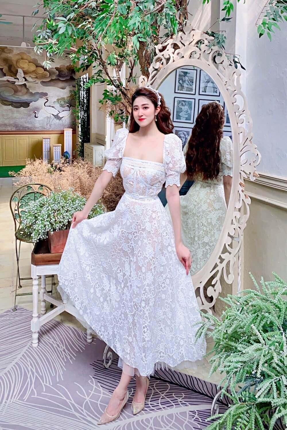 Women's Jethro Fit and Flare Puffy Sleeved Lace Midi Dress S/M/L