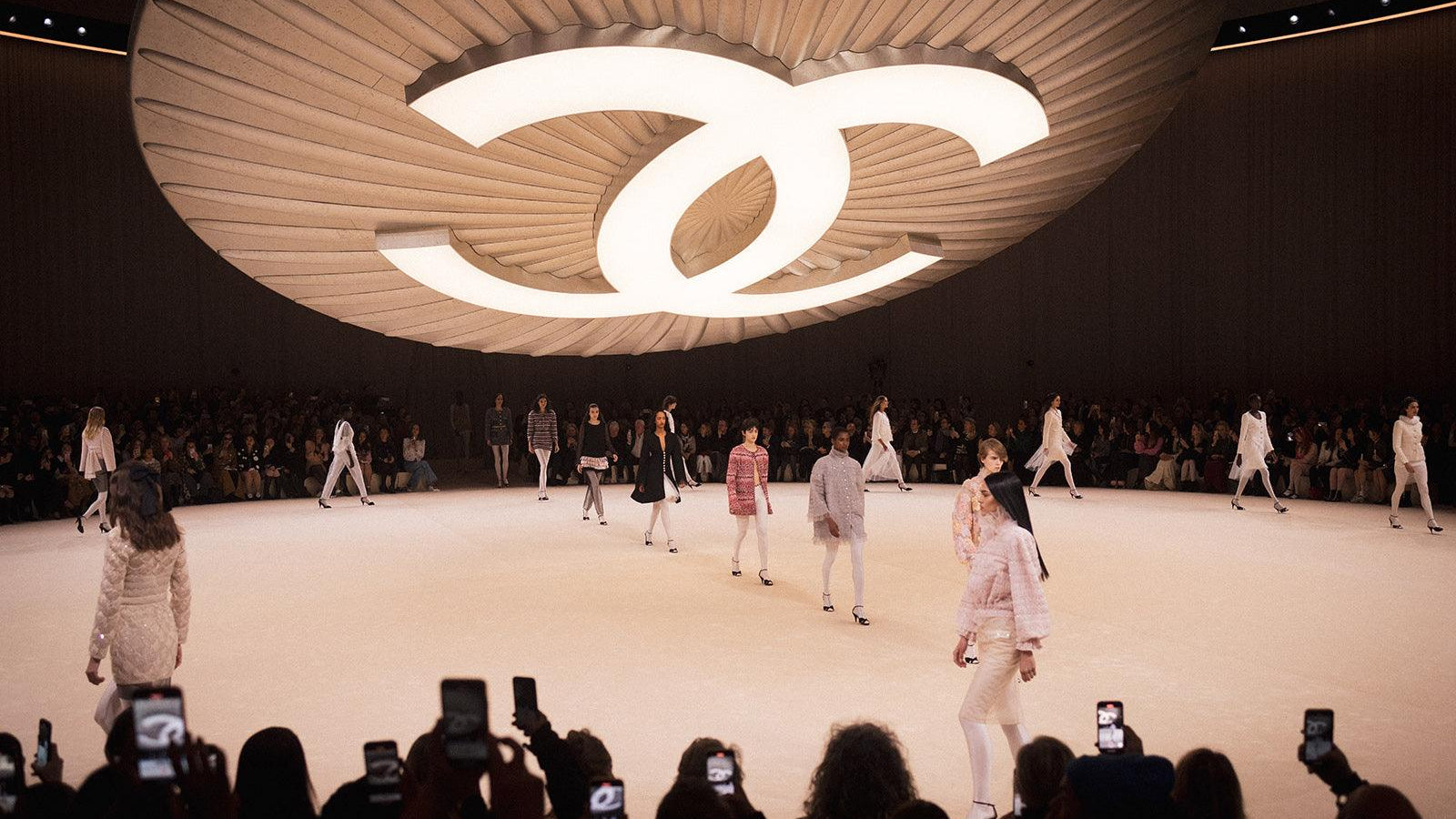 Redefining Details: The Art of Couture Buttons in Fashion