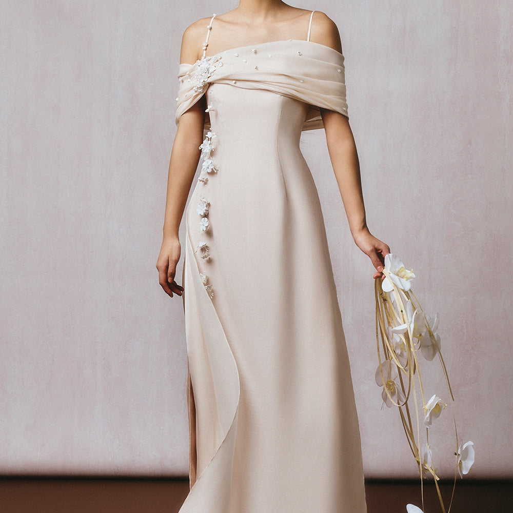 Hoang Uyen Off-Shoulder Applique Ao Dai