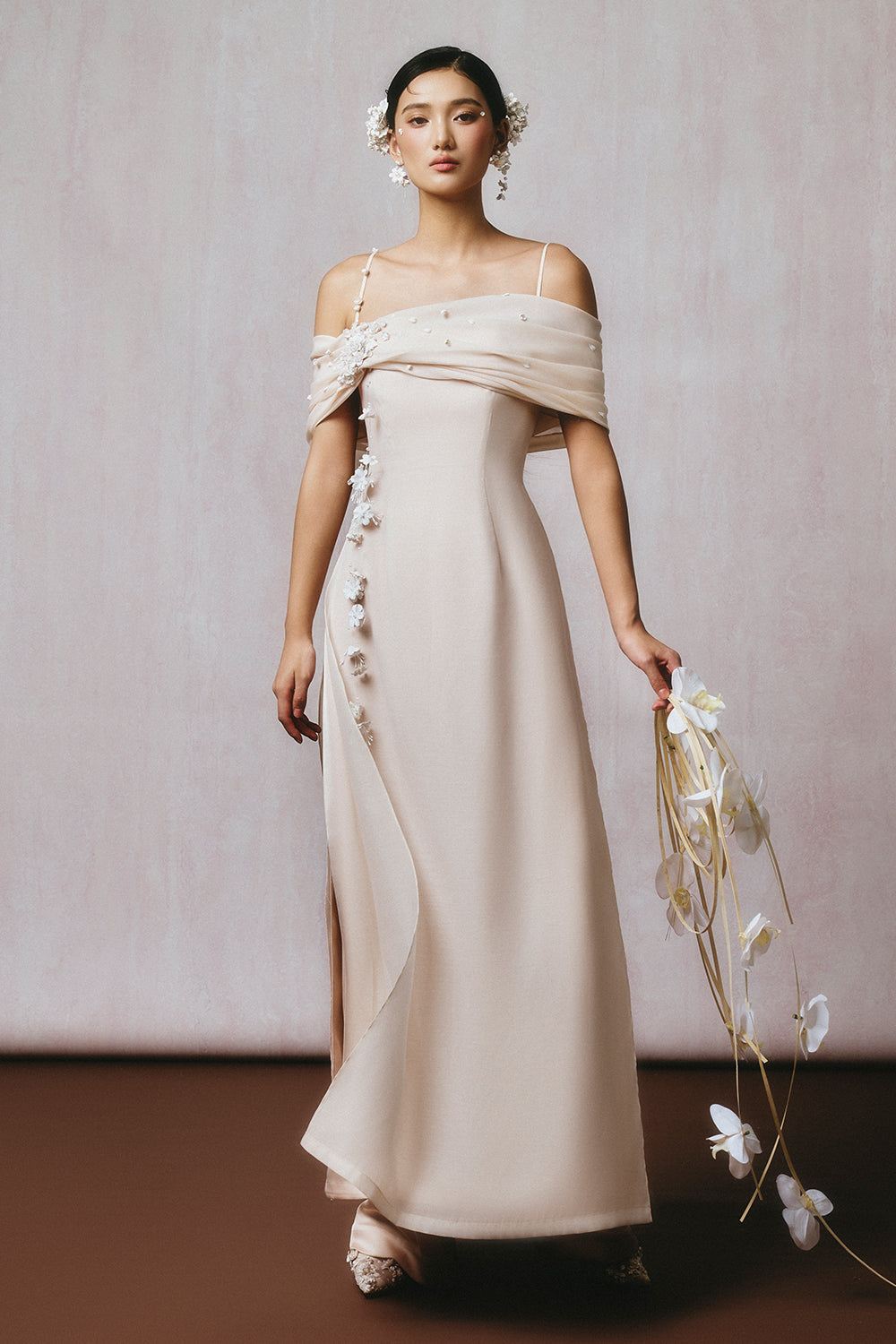 Hoang Uyen Off-Shoulder Applique Ao Dai