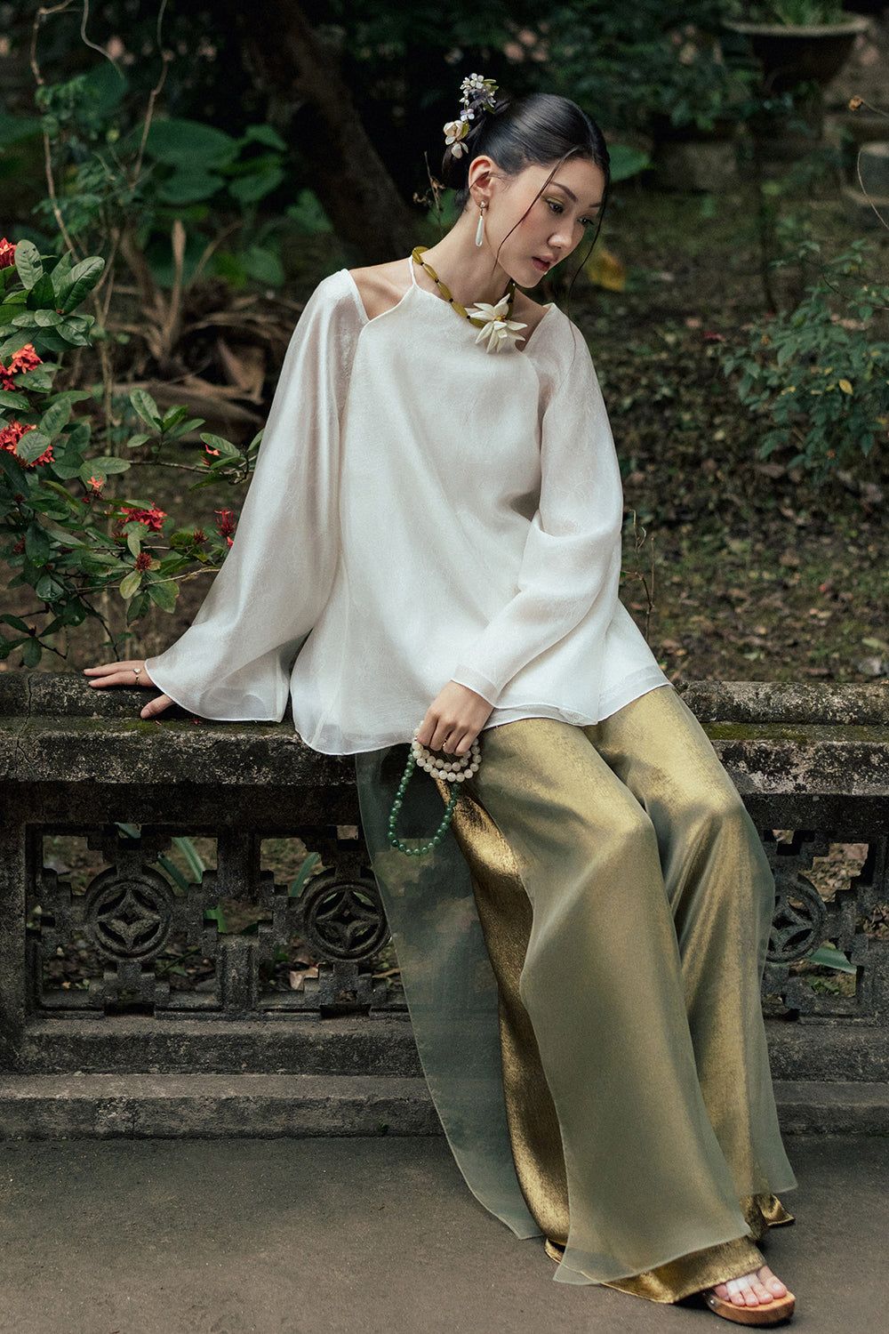 Thanh Hoa Asymmetric Neck Set