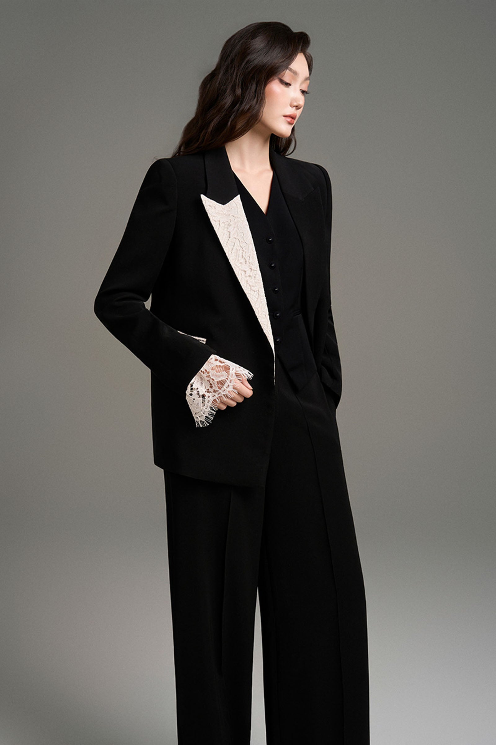 Virelle V-Neck Vest