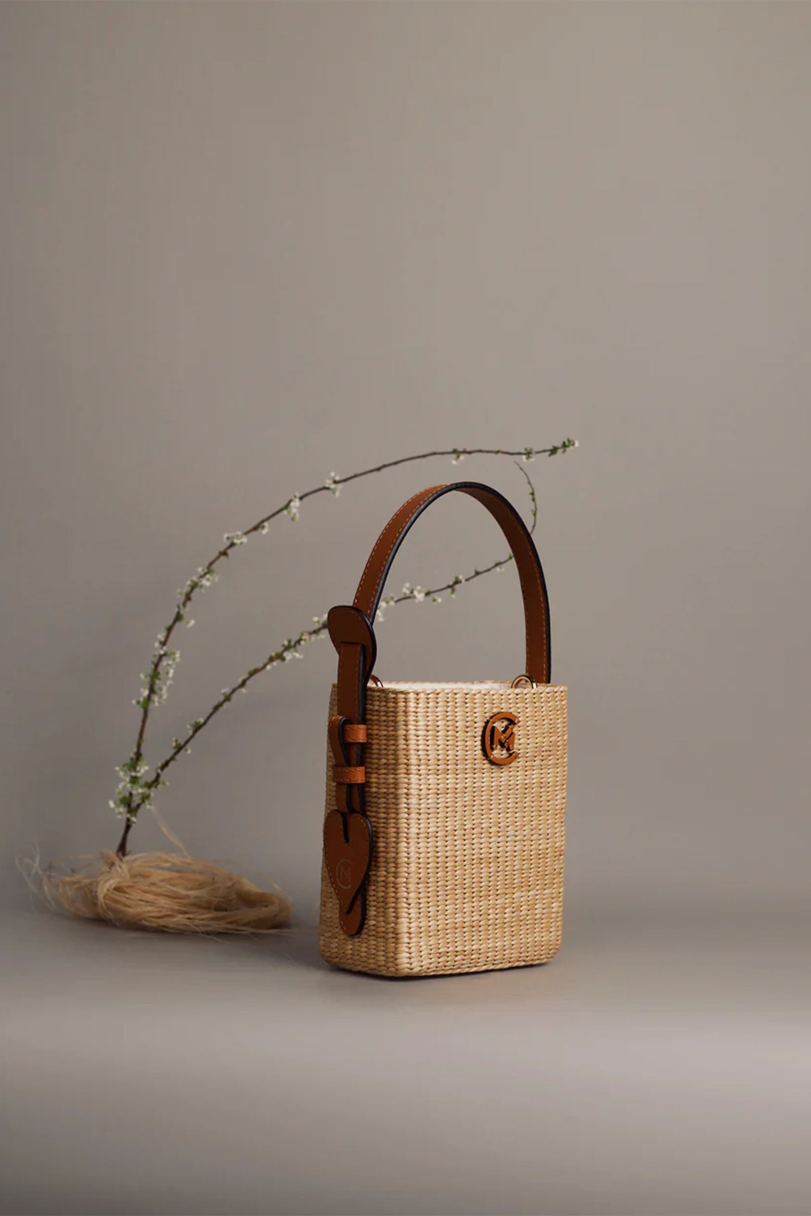 Bach Mon Water Hyacinth Fiber Bag