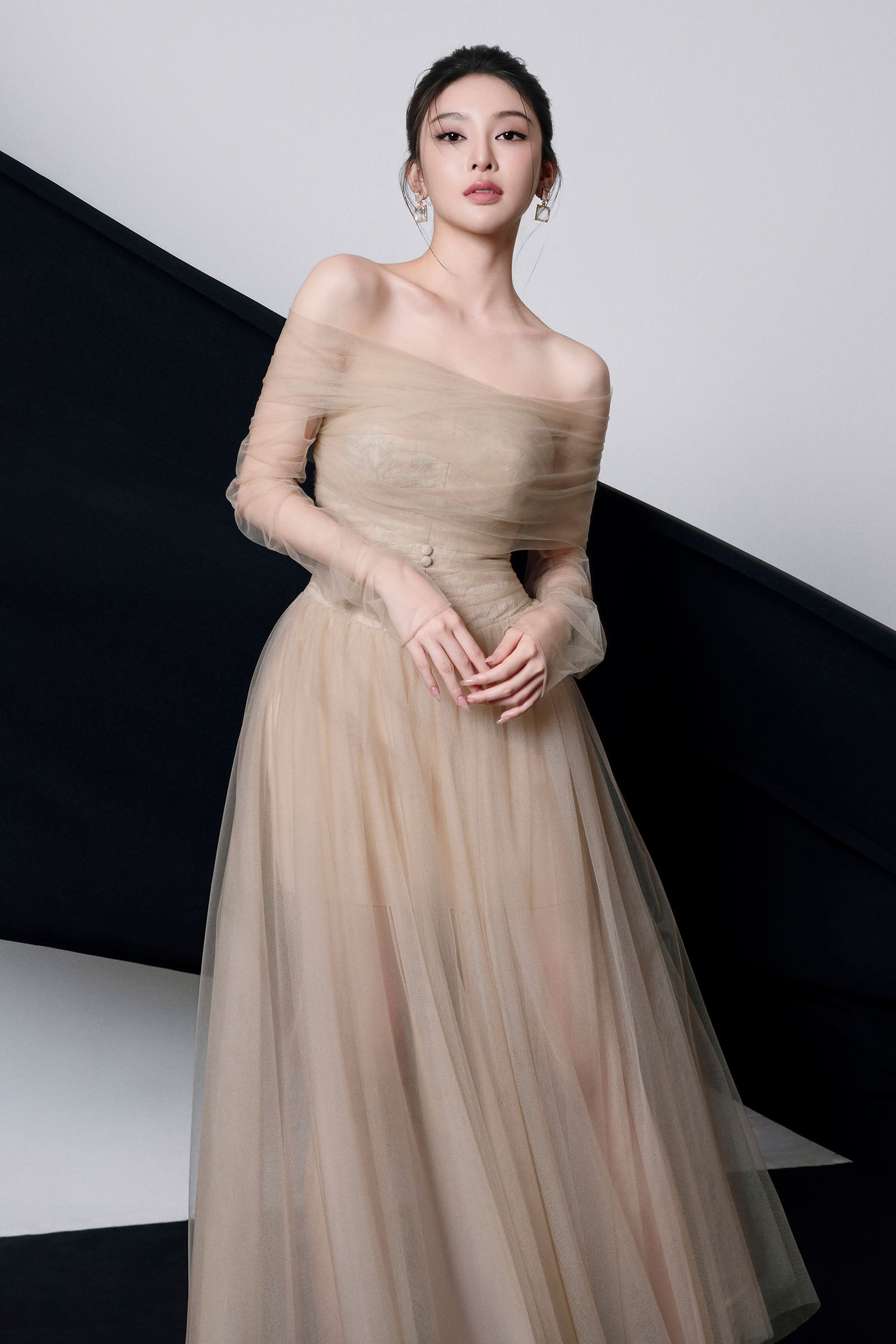 Delphi Off-Shoulder Gathering Maxi Dress