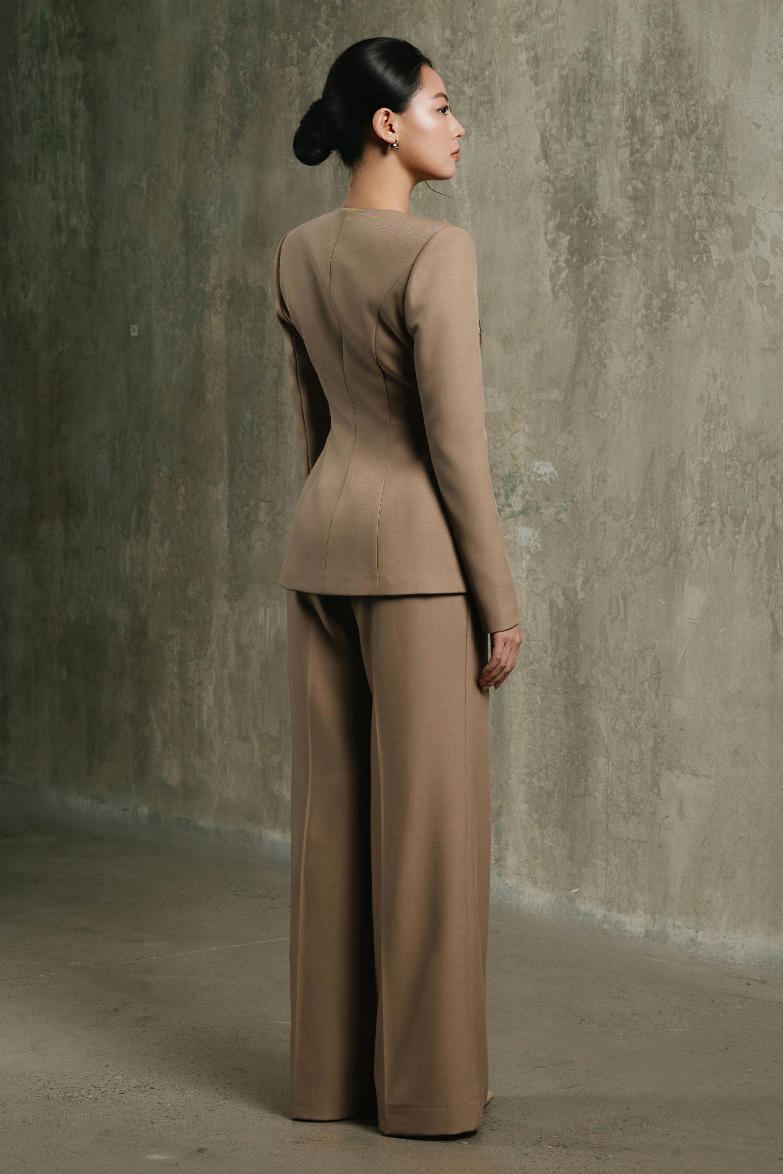 The Emergence V-Neck Set