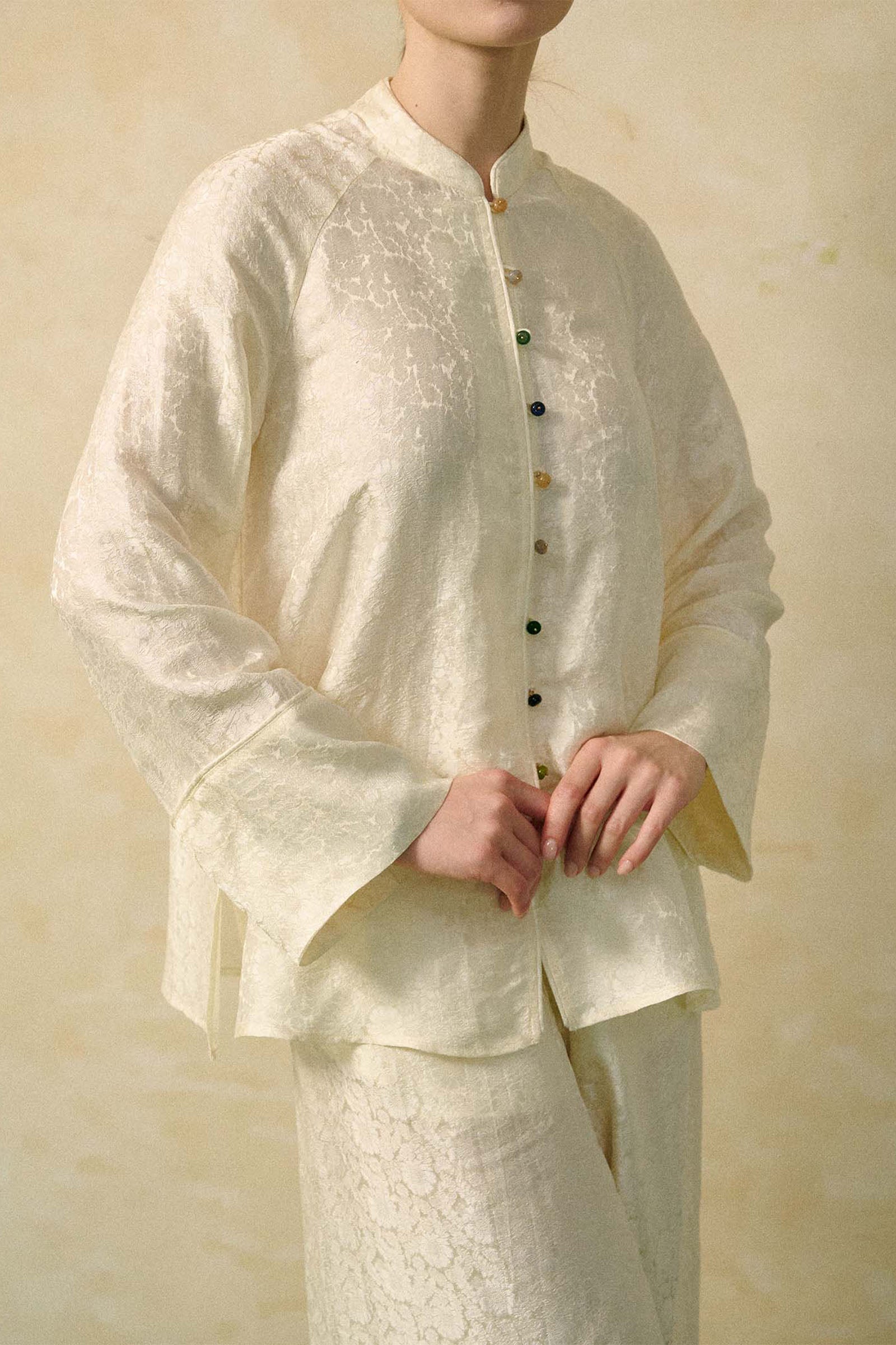 Bach Lan Mandarin Top