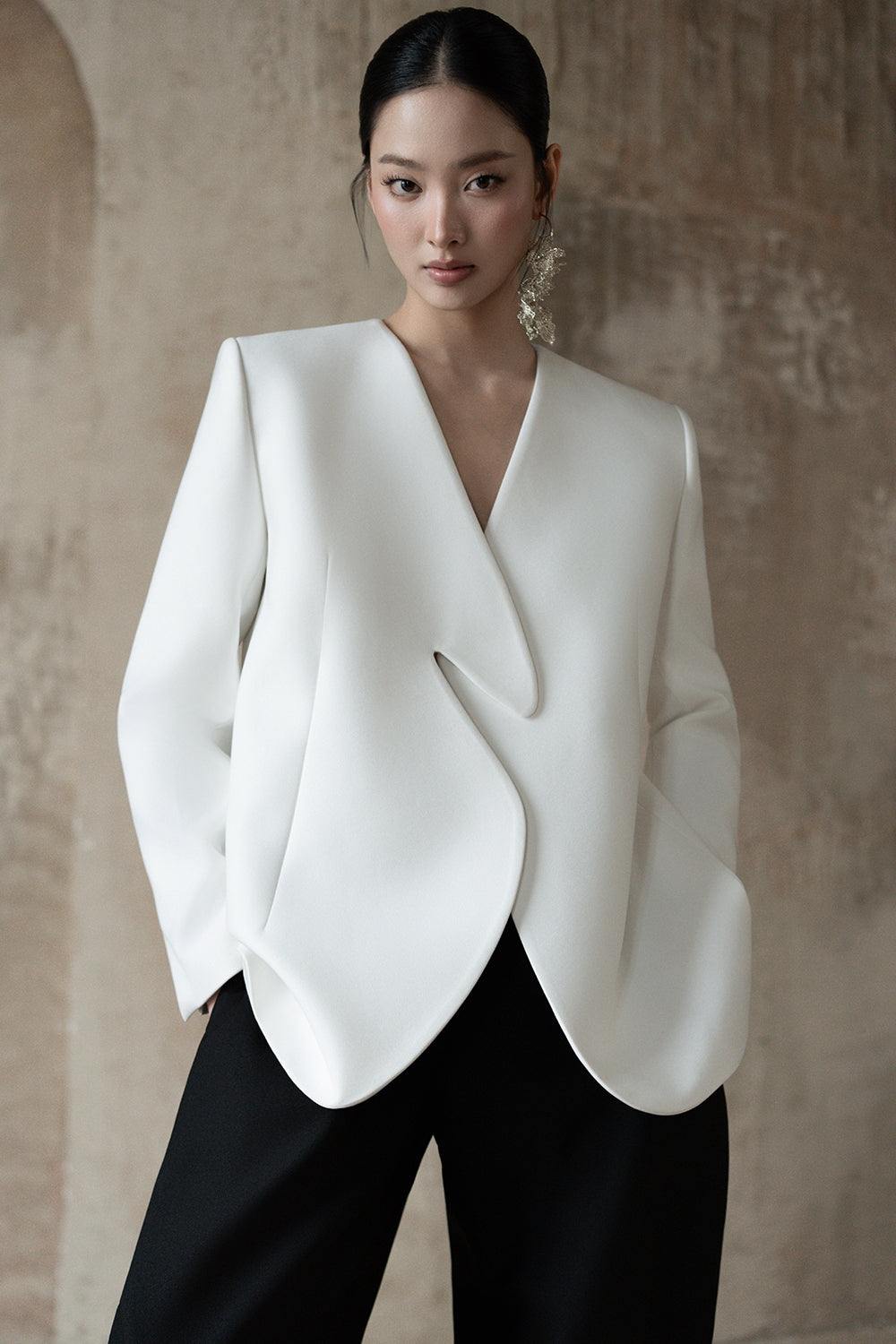 Auryth V-Neck Blazer