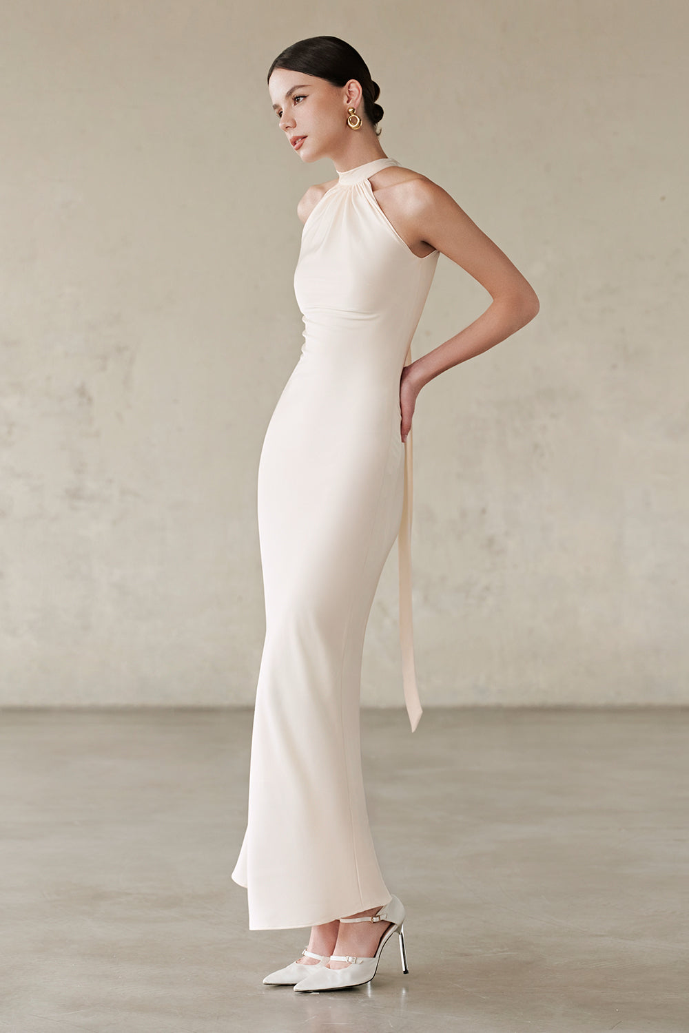 Evyn Halter Neck Gathering Maxi Dress