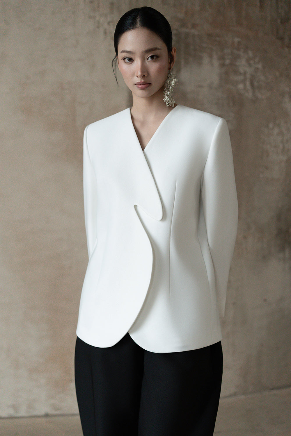 Auryth V-Neck Blazer