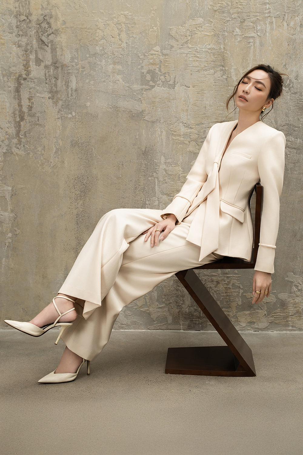 Nghieng Straight Pants