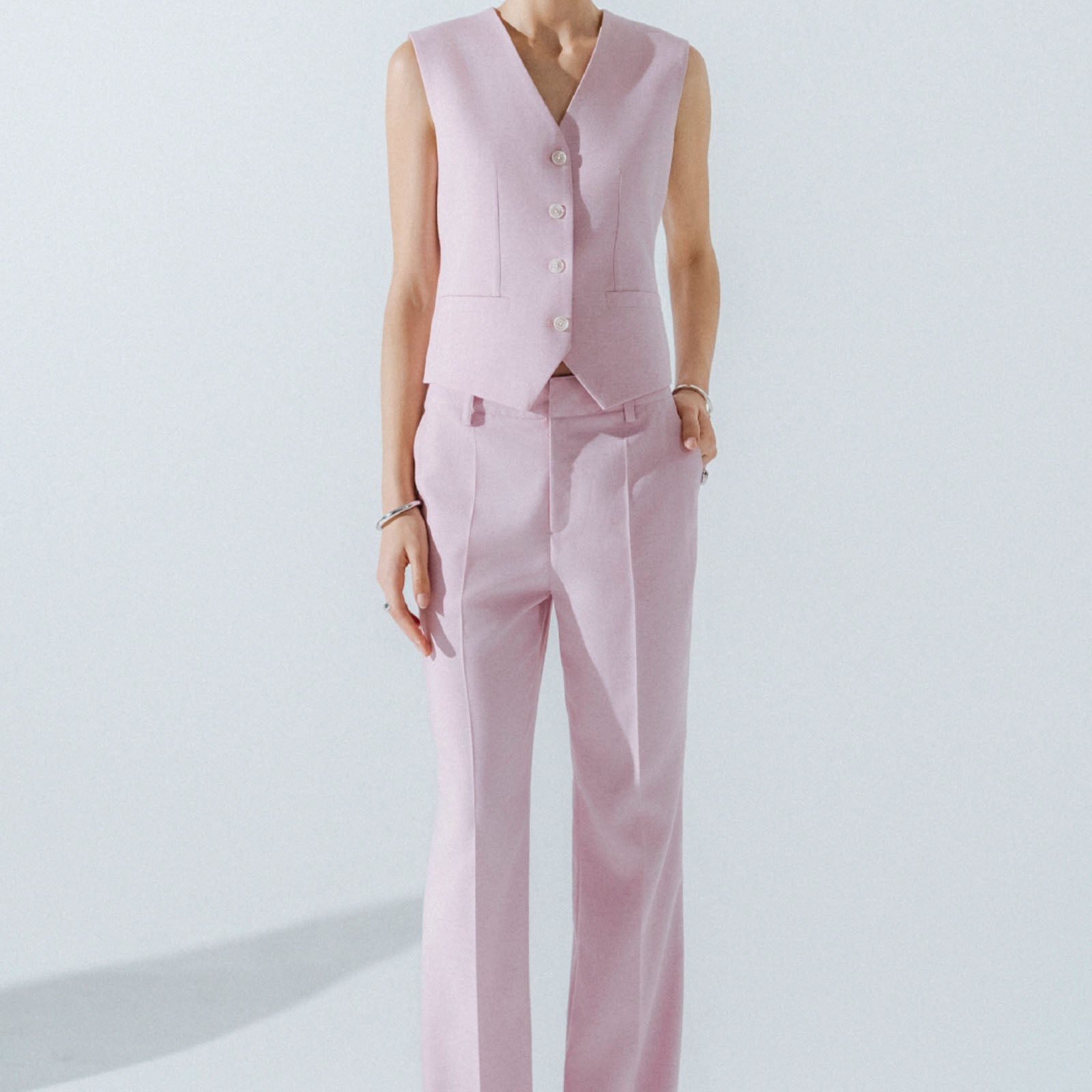 Noema V-Neck Vest