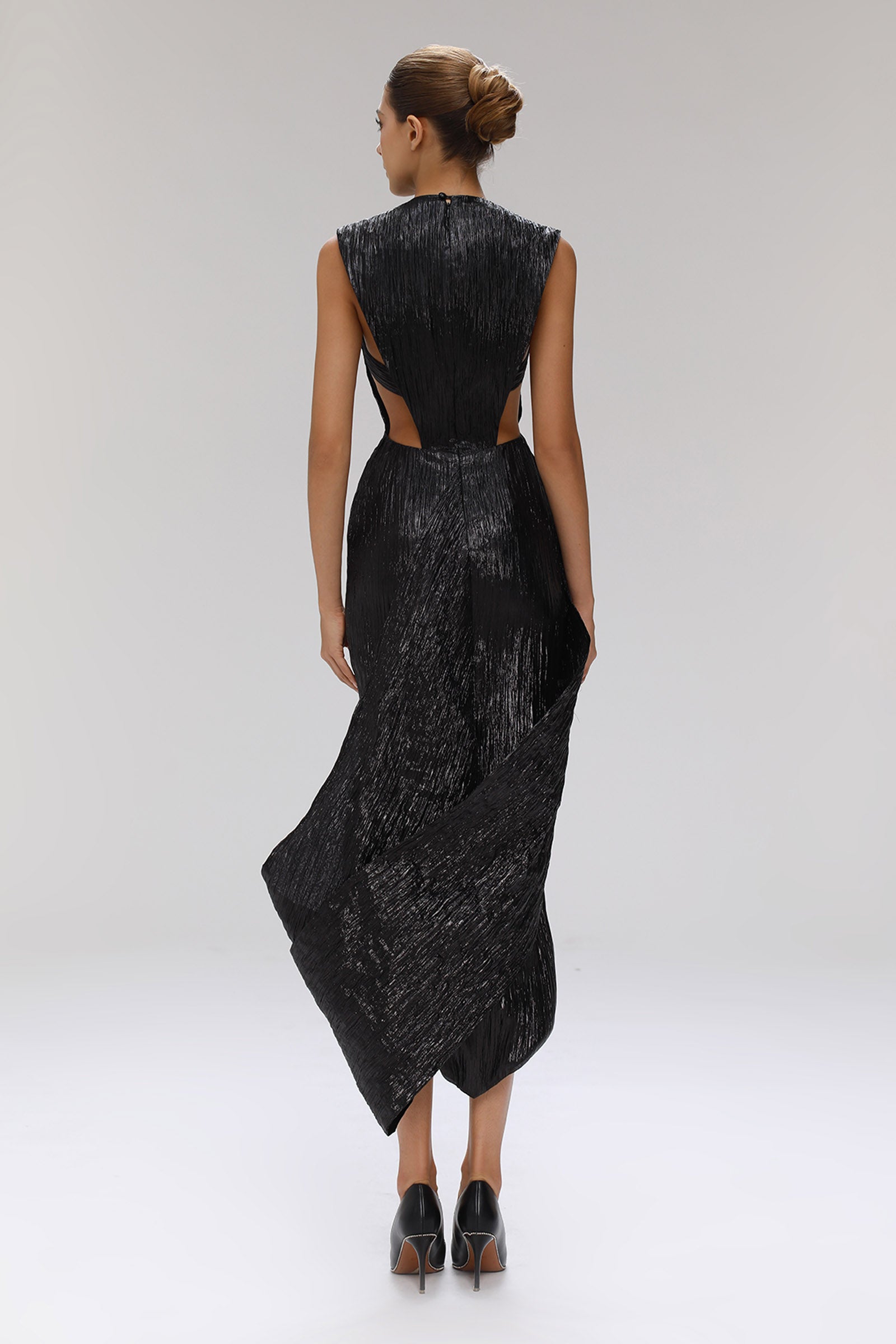 Wandering Round Neck Midi Dress