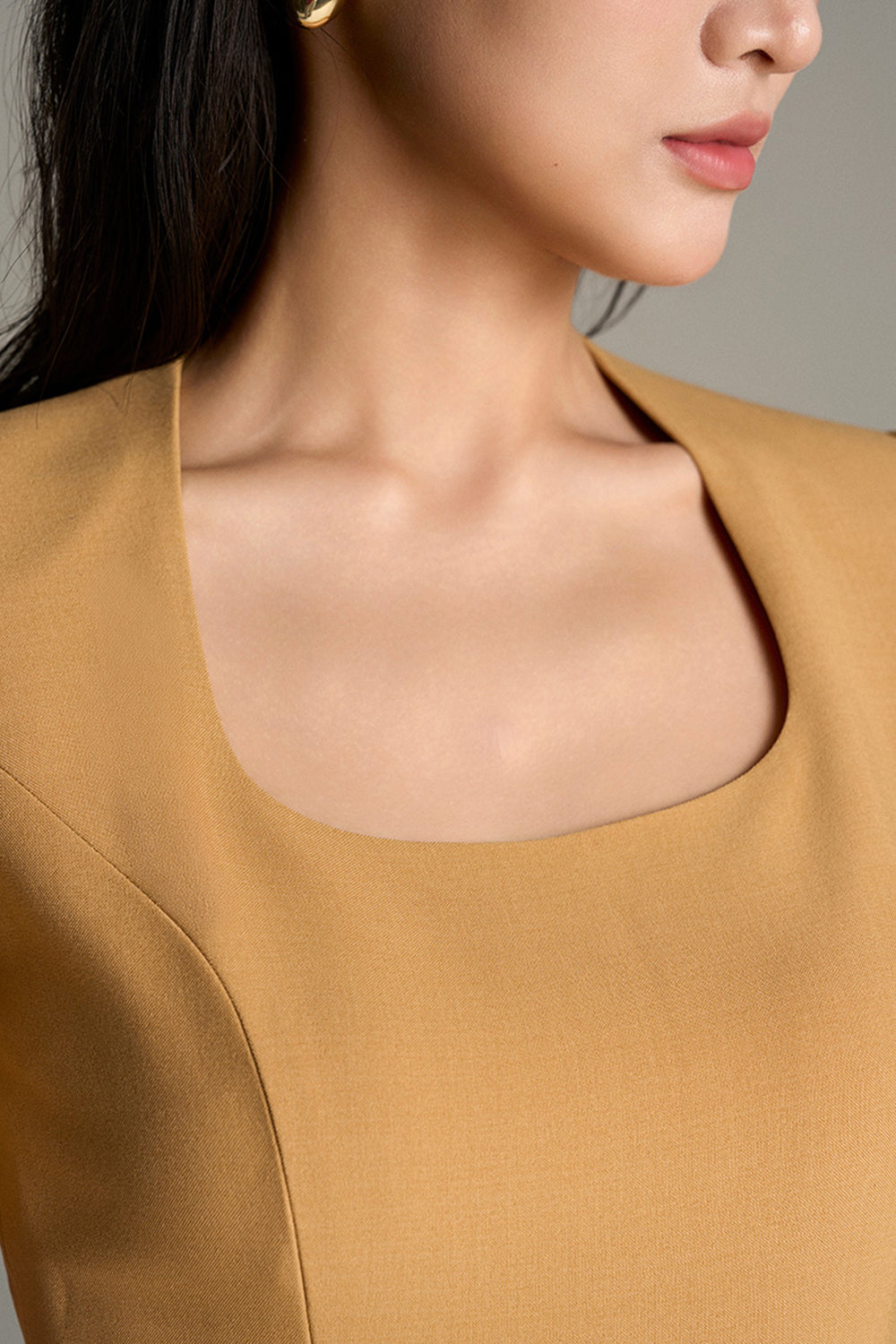 Célure Scoop Neck Midi Dress
