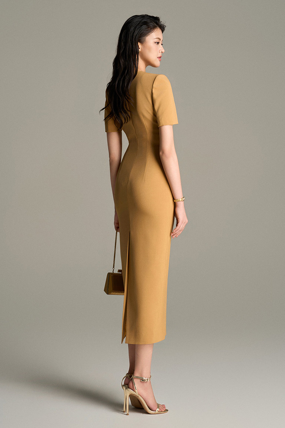 Célure Scoop Neck Midi Dress