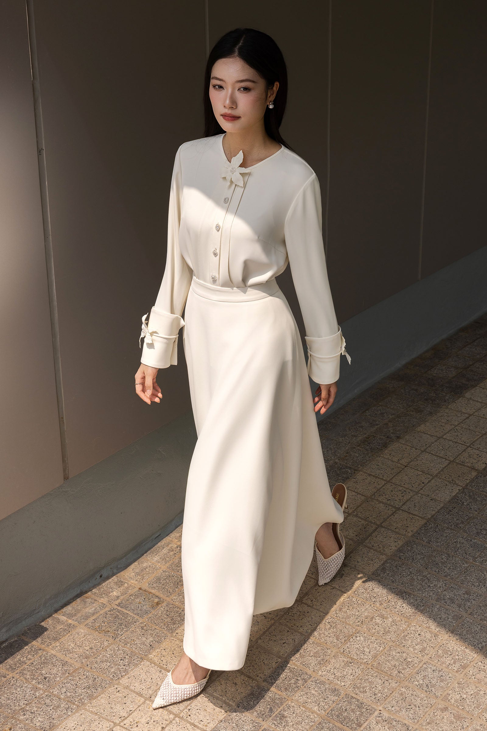 Thanh Nha Round Neck Shirt
