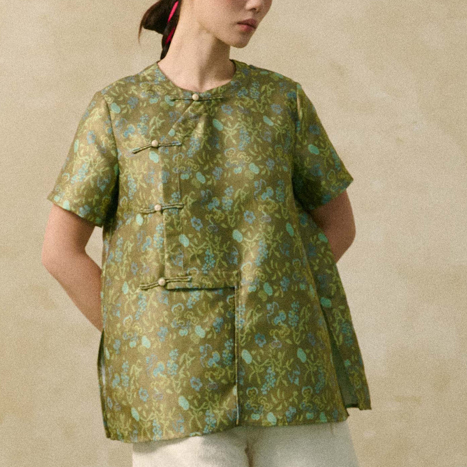 Bich Van Round Neck Top