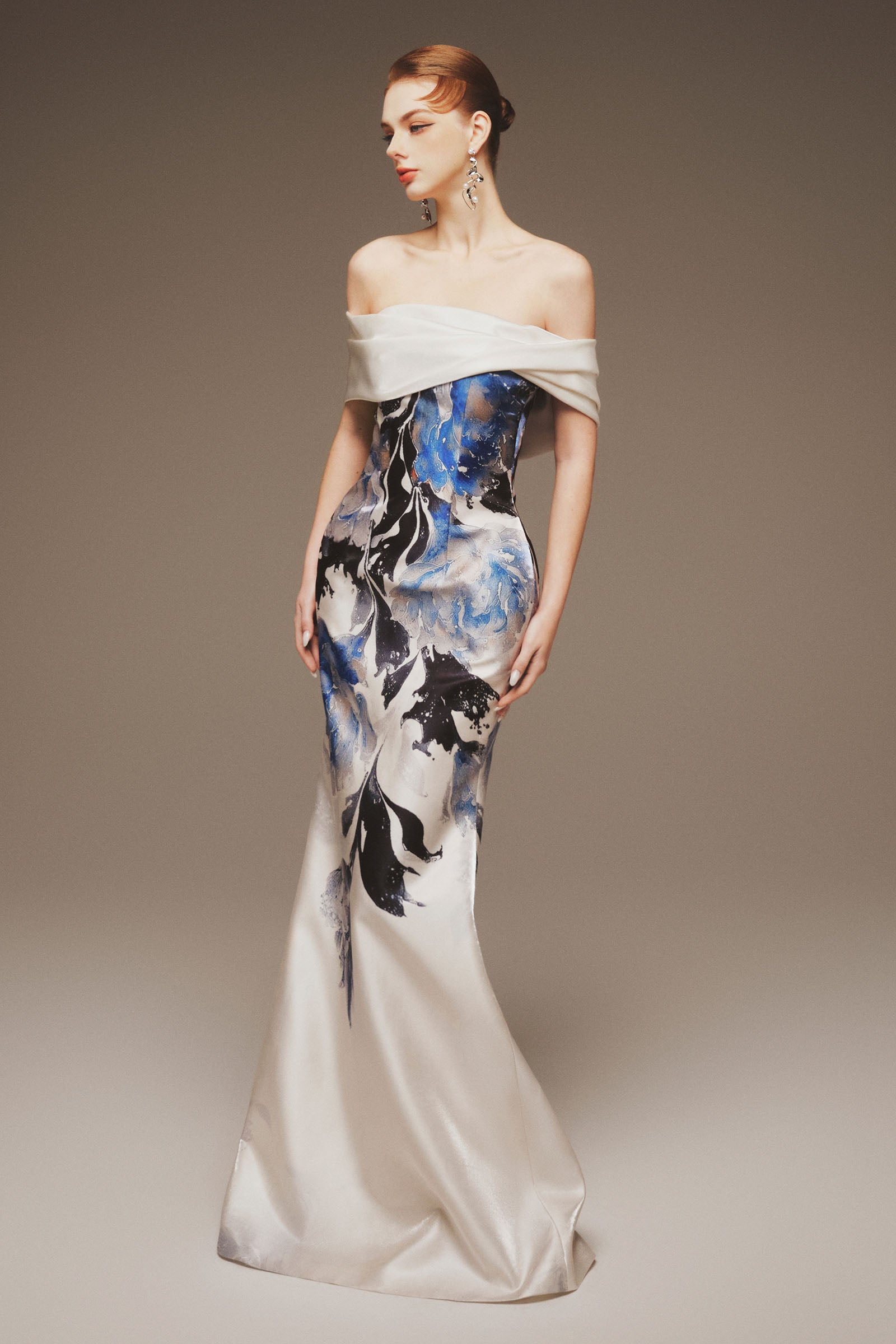 Vaelis Off-Shoulder Maxi Dress