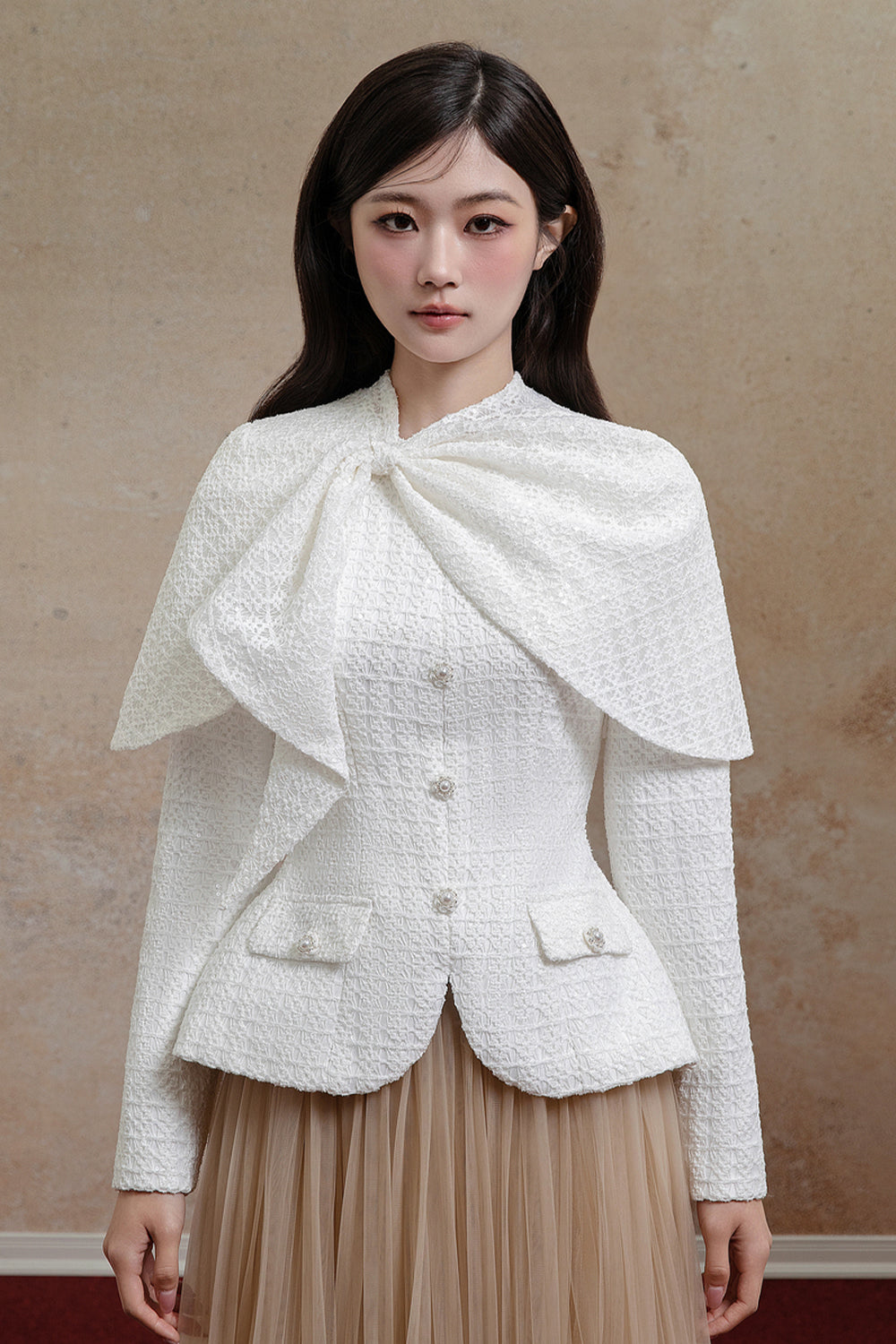 Donna Cape Sleeve Top