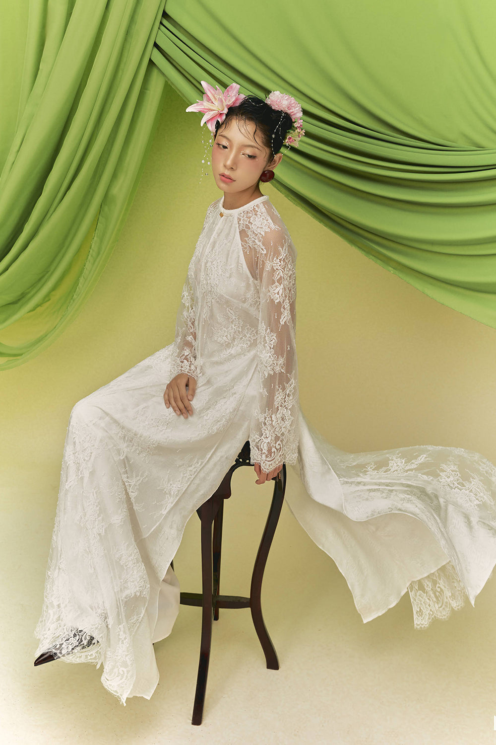 Tuyet Yen Wide Sleeve Taffeta Ao Dai Set