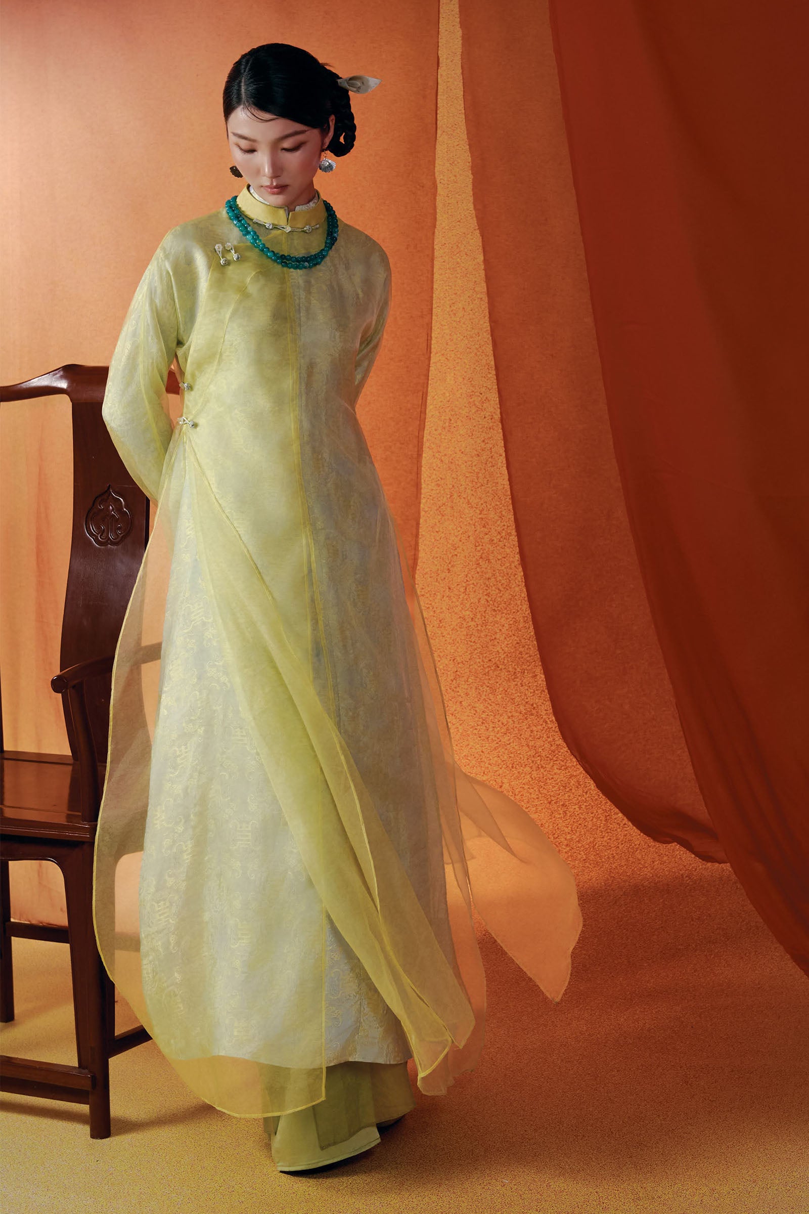 Dung Khue Mandarin Ao Dai Set