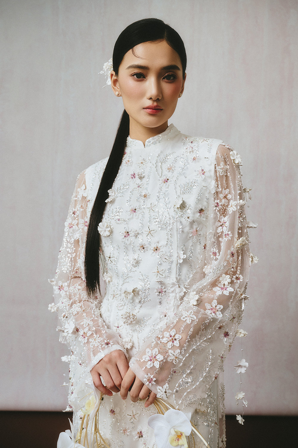 Bach Lien Mandarin Applique Ao Dai