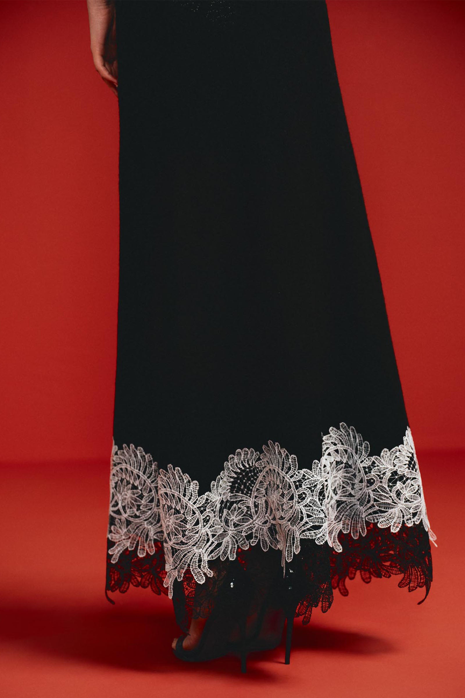 Poise Scoop Neck Maxi Dress