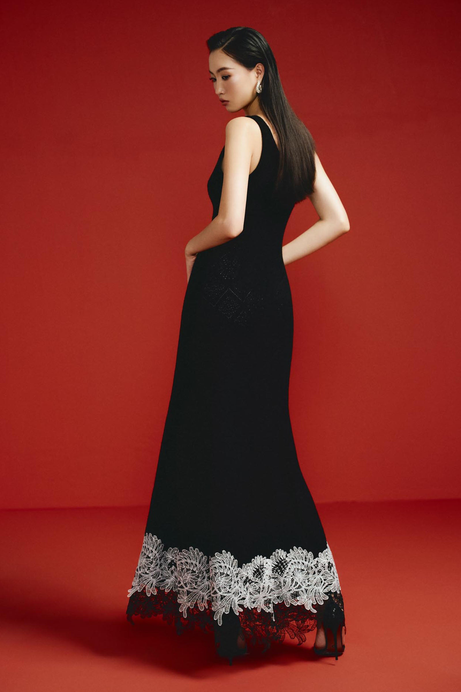 Poise Scoop Neck Maxi Dress