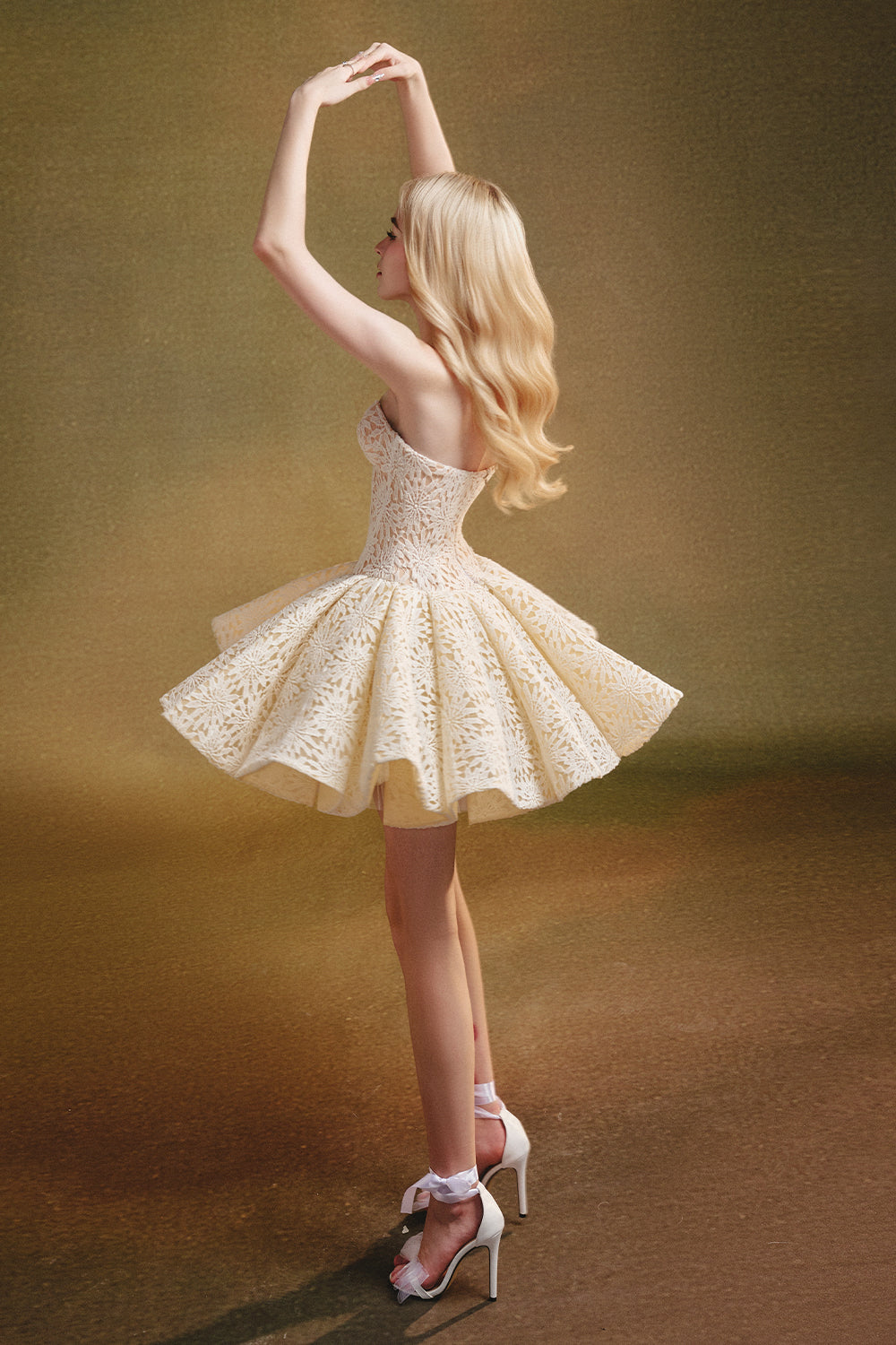 Odette Sweetheart Lace Mini Dress