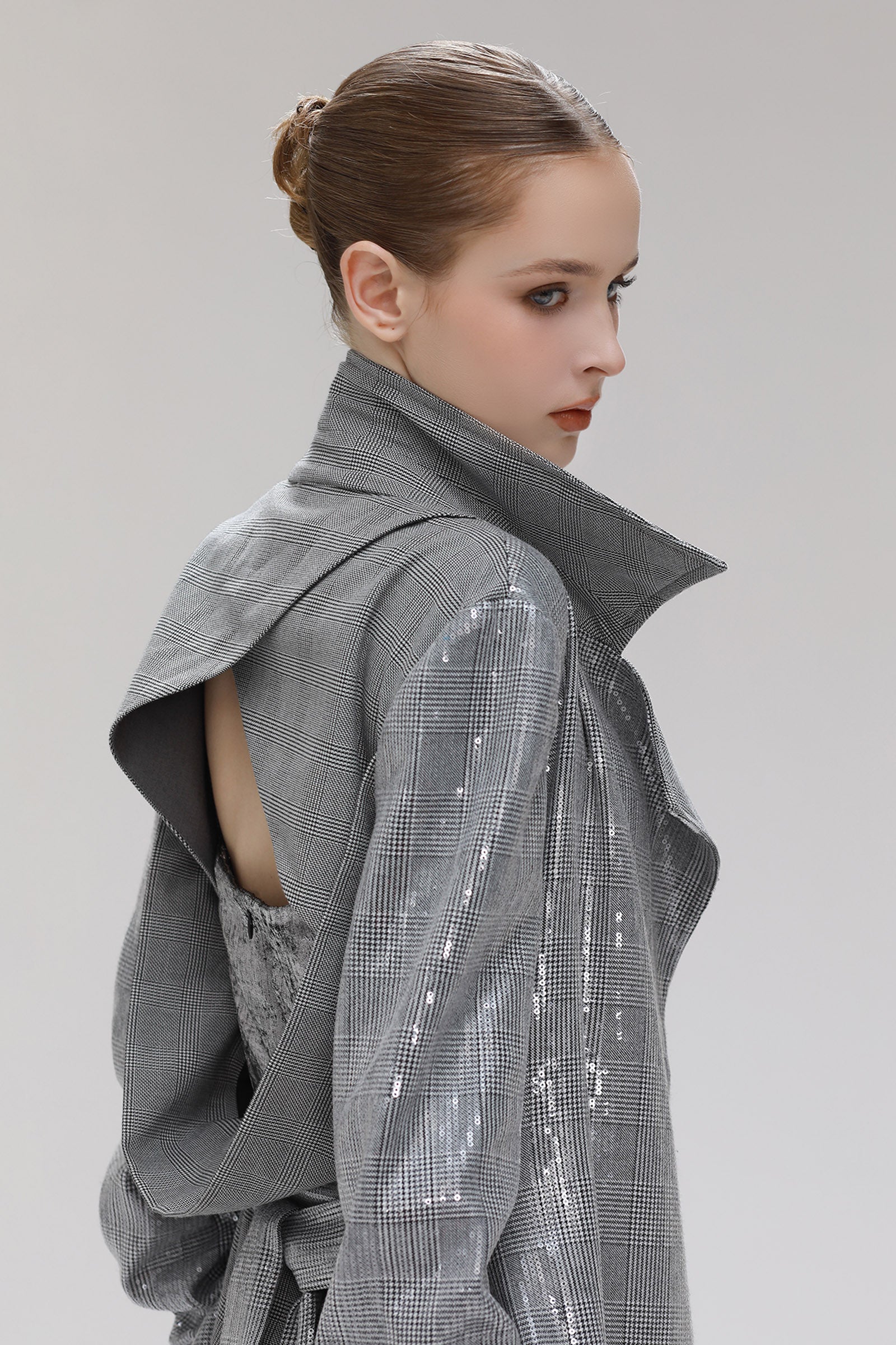 Mamoris Collared Trench Coat