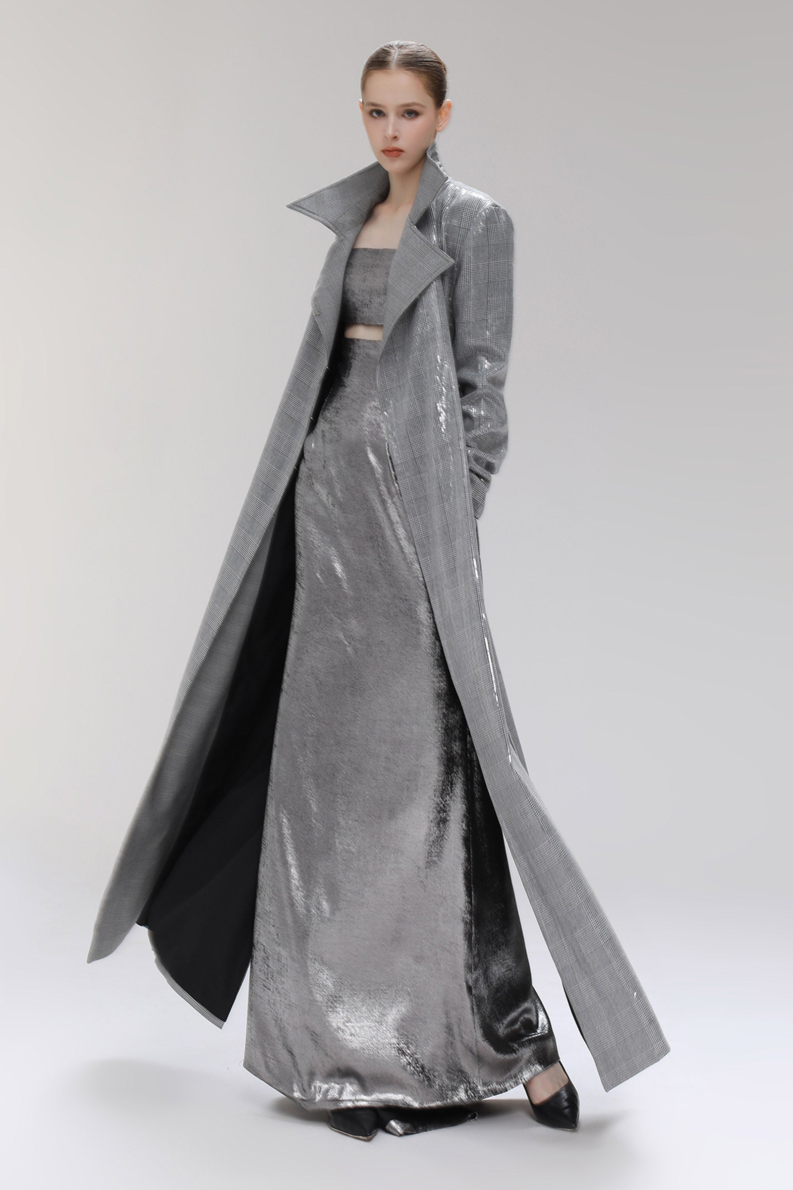 Mamoris Collared Trench Coat
