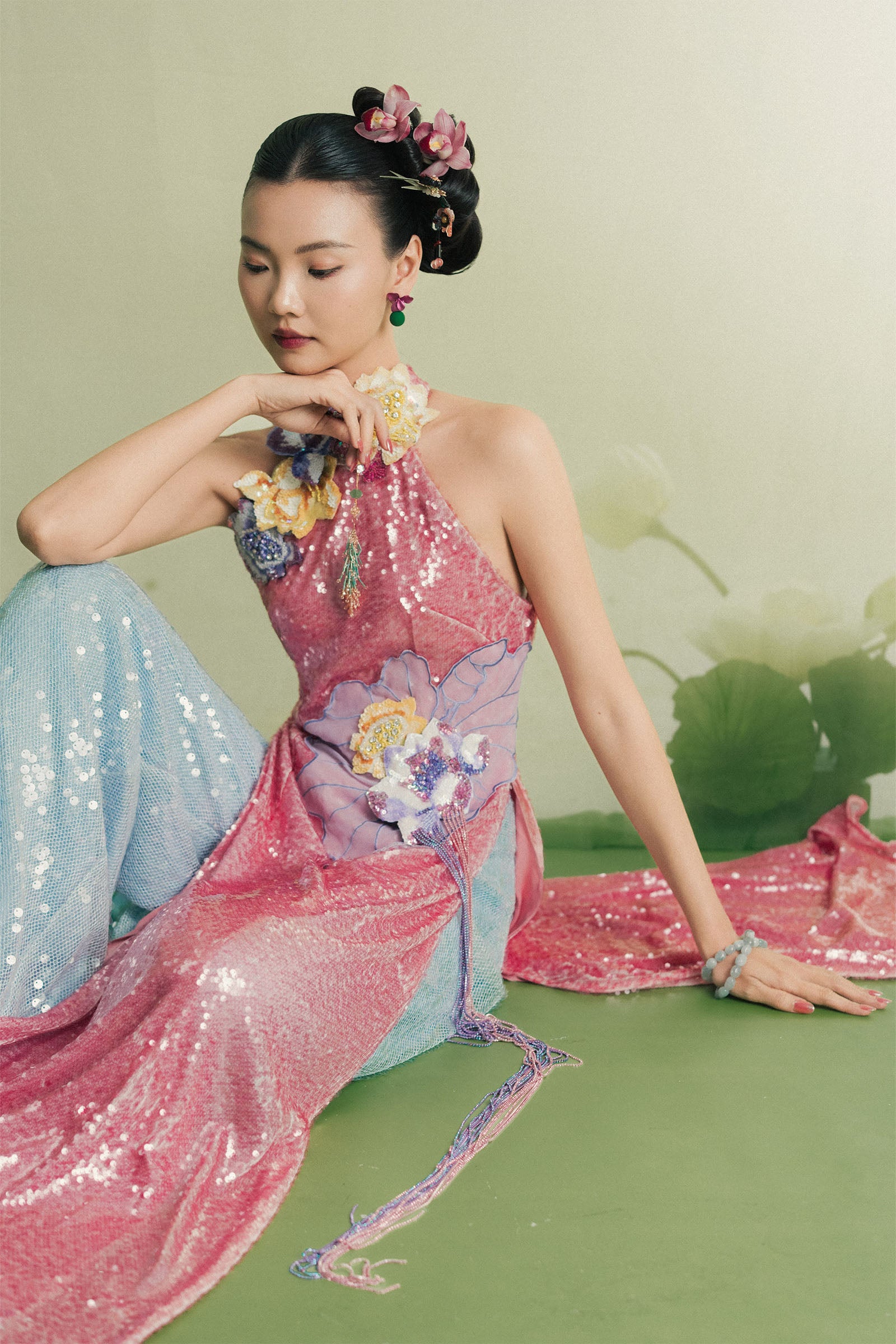 Tinh Lien Applique Ao Dai Set