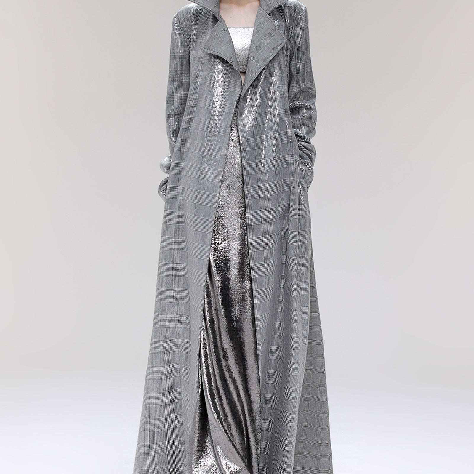 Mamoris Collared Trench Coat