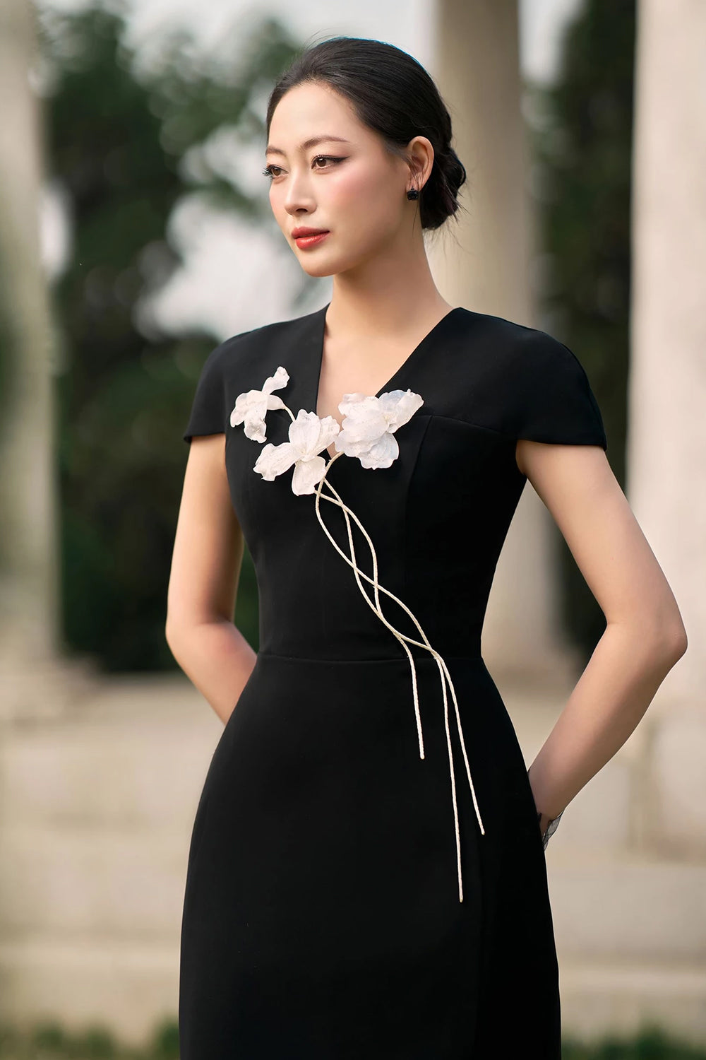 Éternelle Applique Midi Dress