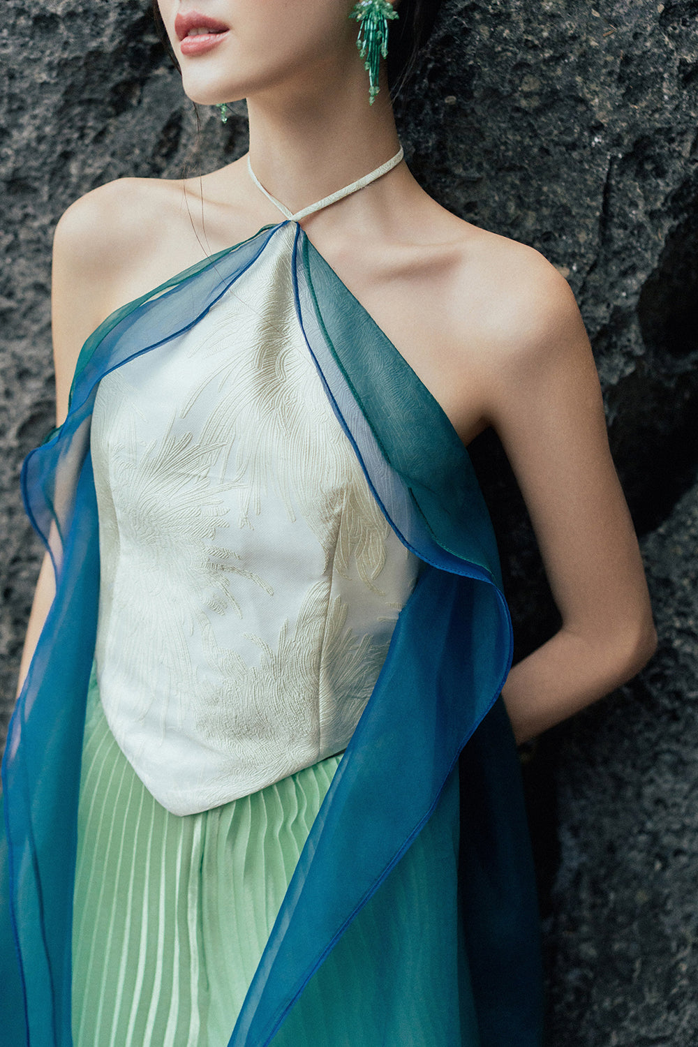 Mong Hoa Halter Set