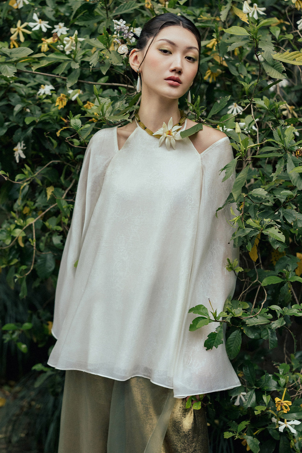 Thanh Hoa Asymmetric Neck Set