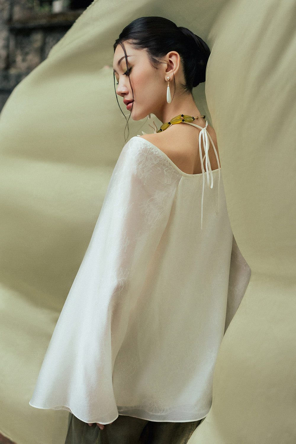 Thanh Hoa Asymmetric Neck Set