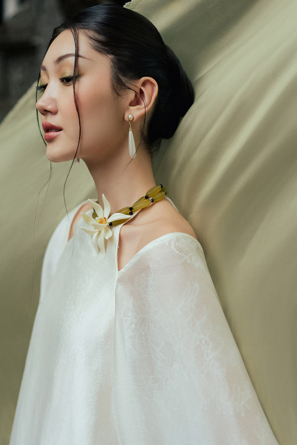 Thanh Hoa Asymmetric Neck Set
