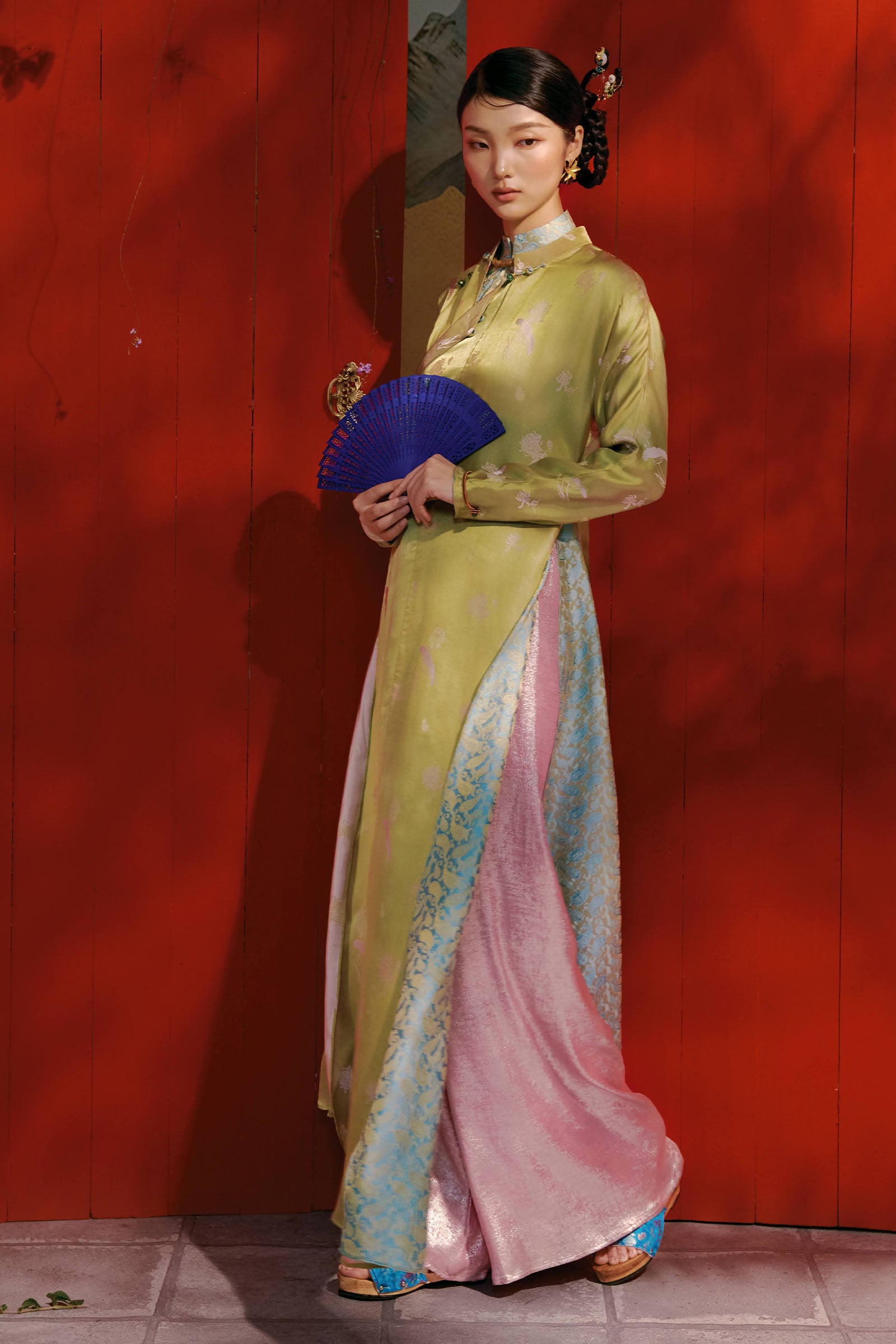 Bich Khue Mandarin Ao Dai Set