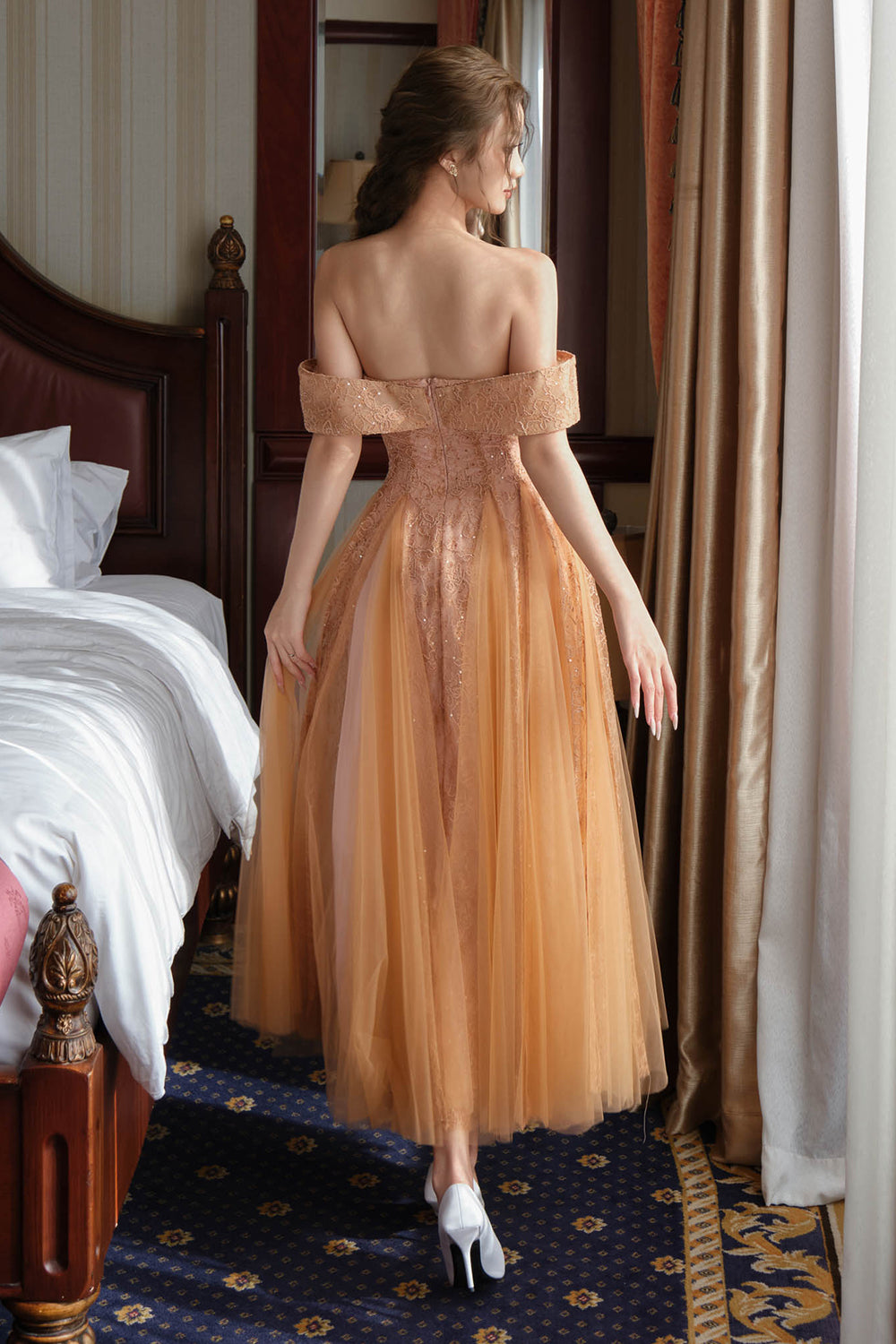 Serenade Sweetheart Midi Dress