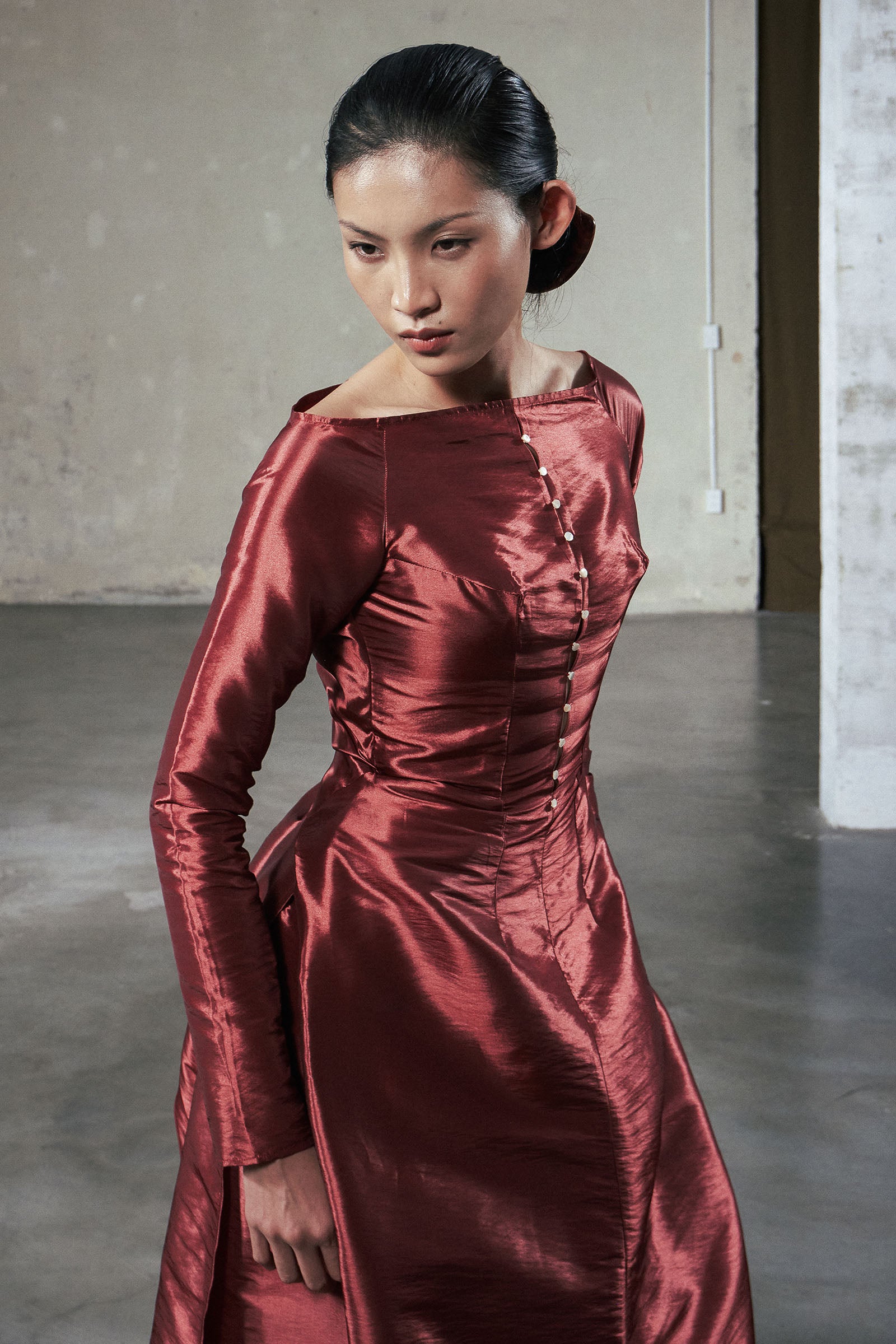Thoi Ngoc Boat Neck Ao Dai Set