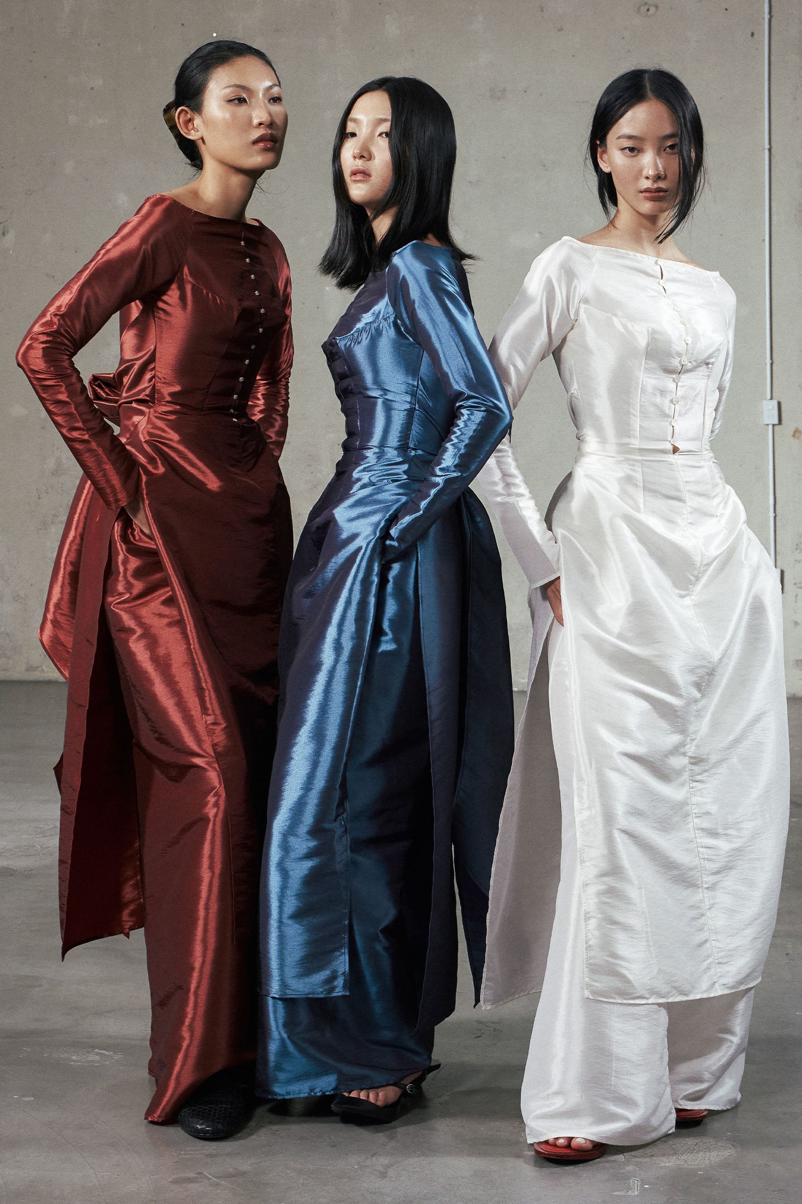Thoi Ngoc Boat Neck Ao Dai Set