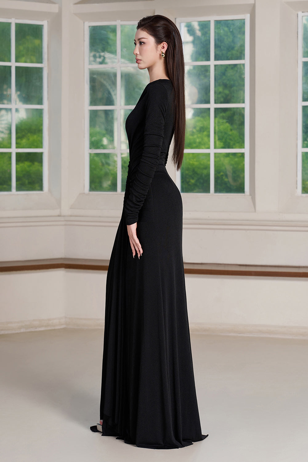 Vee Round Neck Maxi Dress