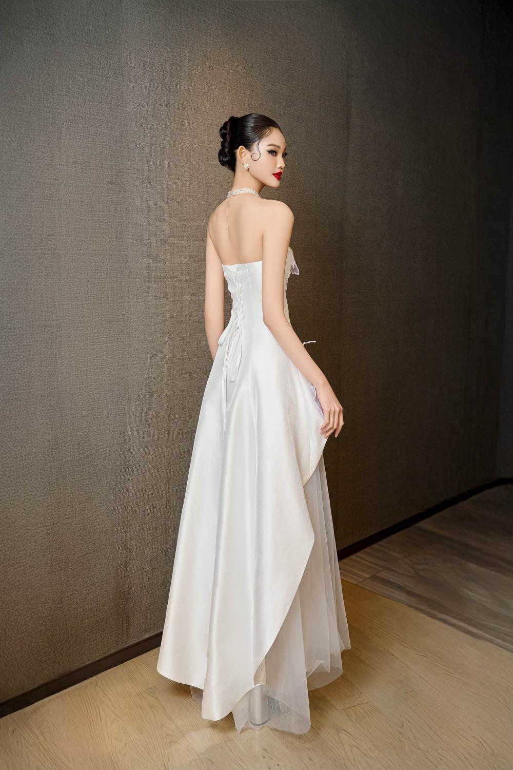 Opulent Layered Straight Across Neck Mesh Taffeta Floor Length Dress