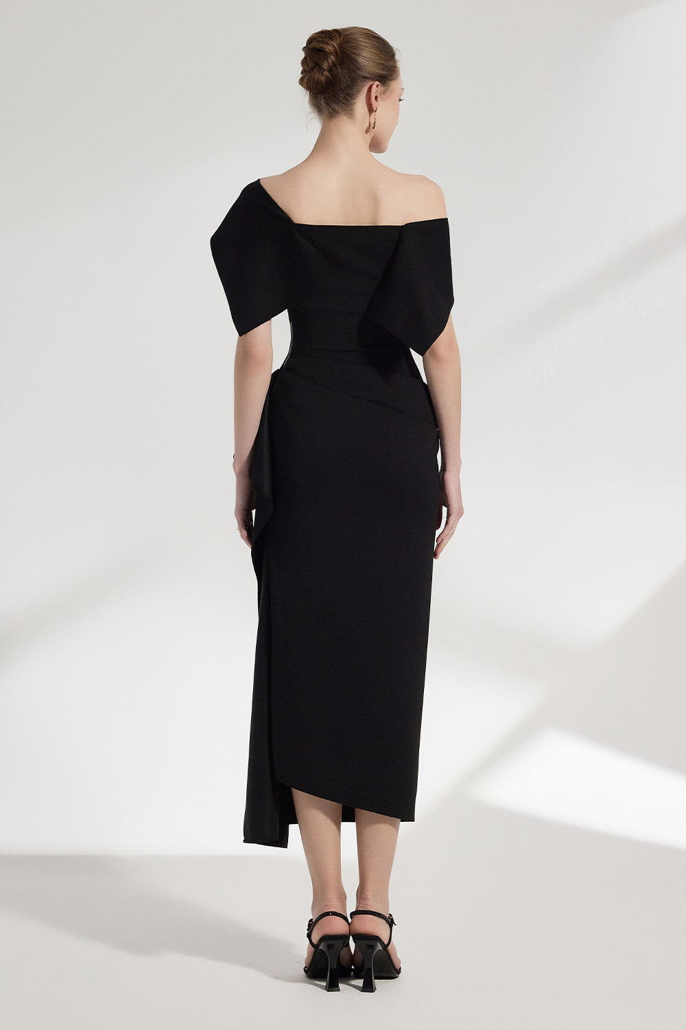 Arene Sheath Diagonal Neck Spandex Midi Dress